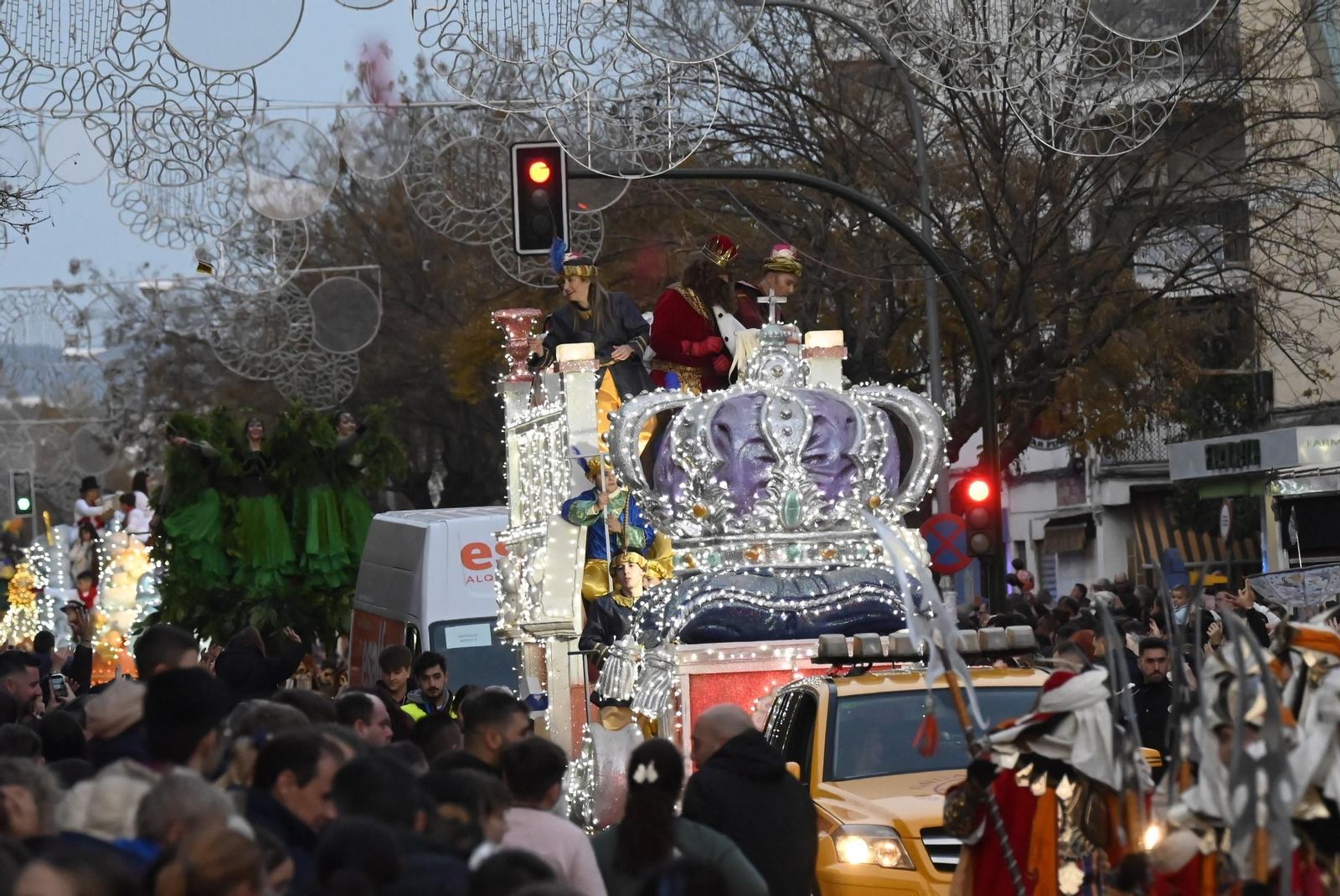 Las mejores fotos del inicio de la Cabalgata de Reyes Magos de Córdoba