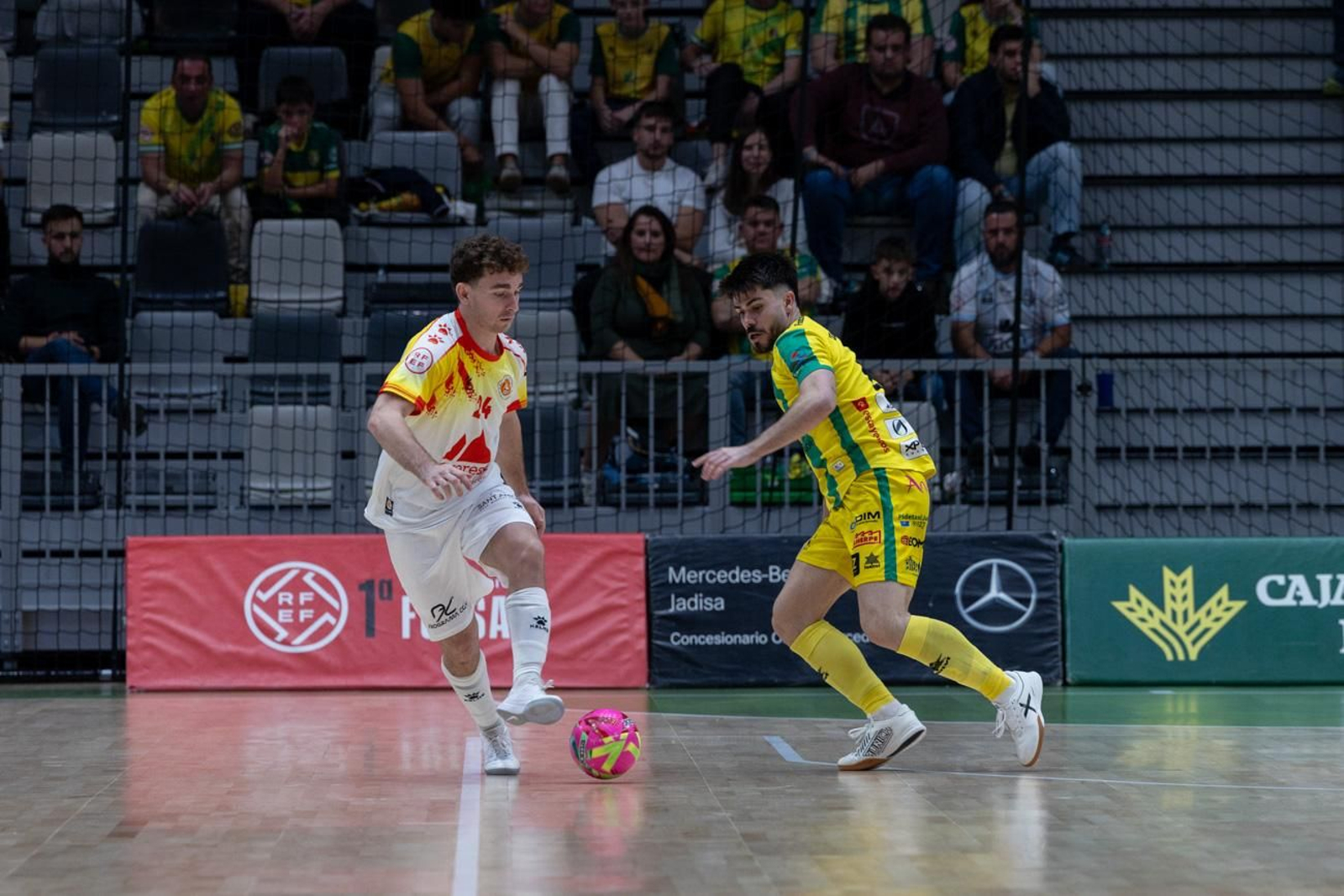 Las mejores fotos de la goleada del Jaén Paraíso Interior FS ante Industrias Santa Coloma