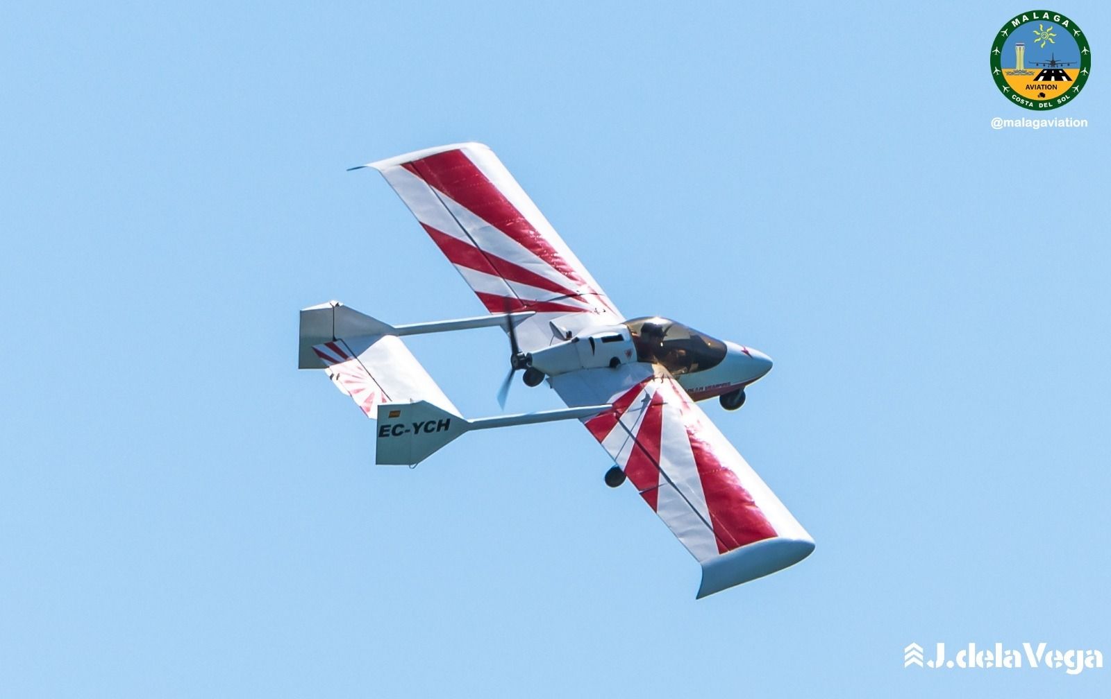 Las mejores imágenes delLa Patrulla Vampir Fliers en el Festival Aéreo Internacional Torre del Mar