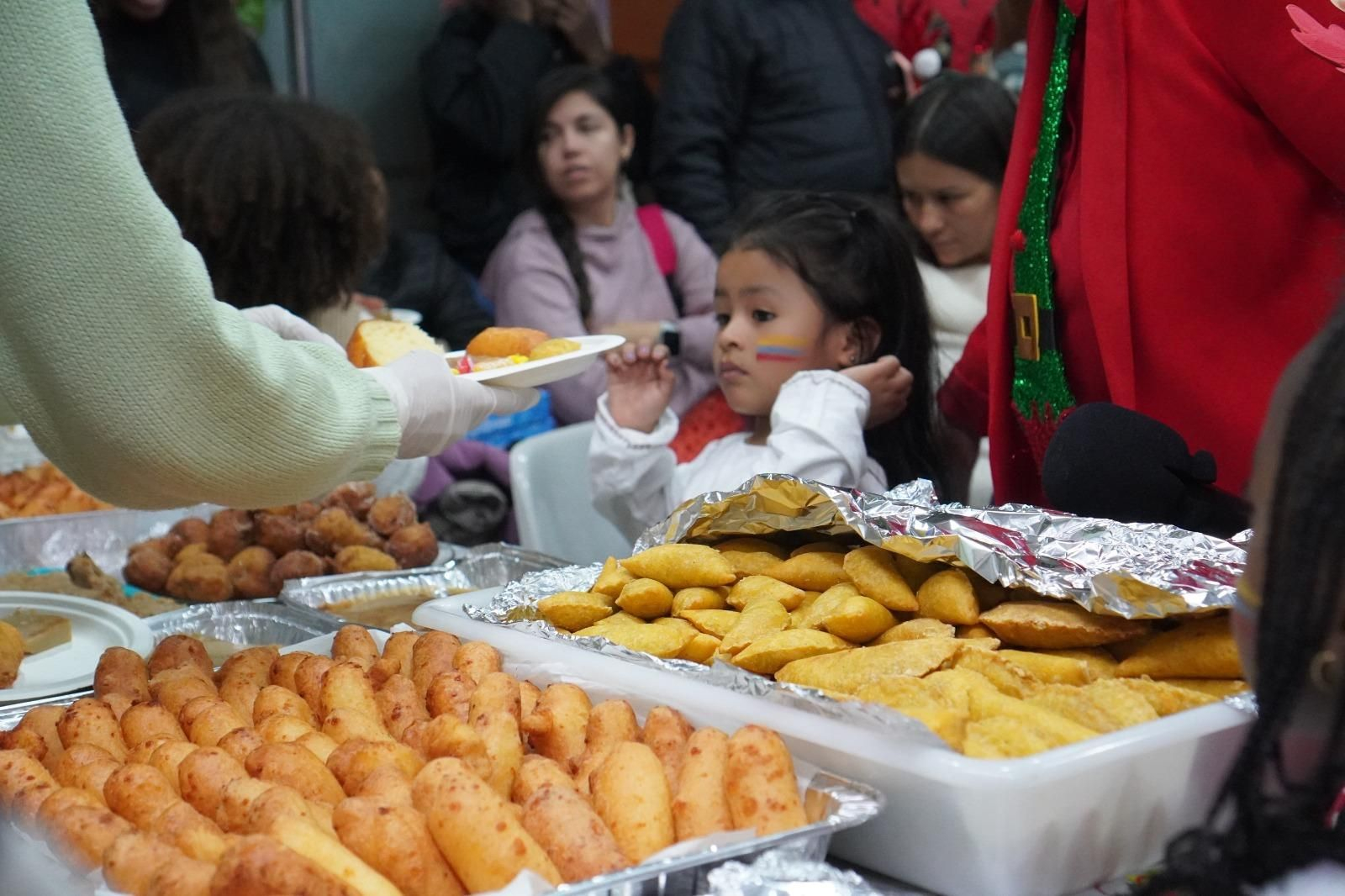 Almerienses "de aquí y de allá" celebran juntos la Navidad