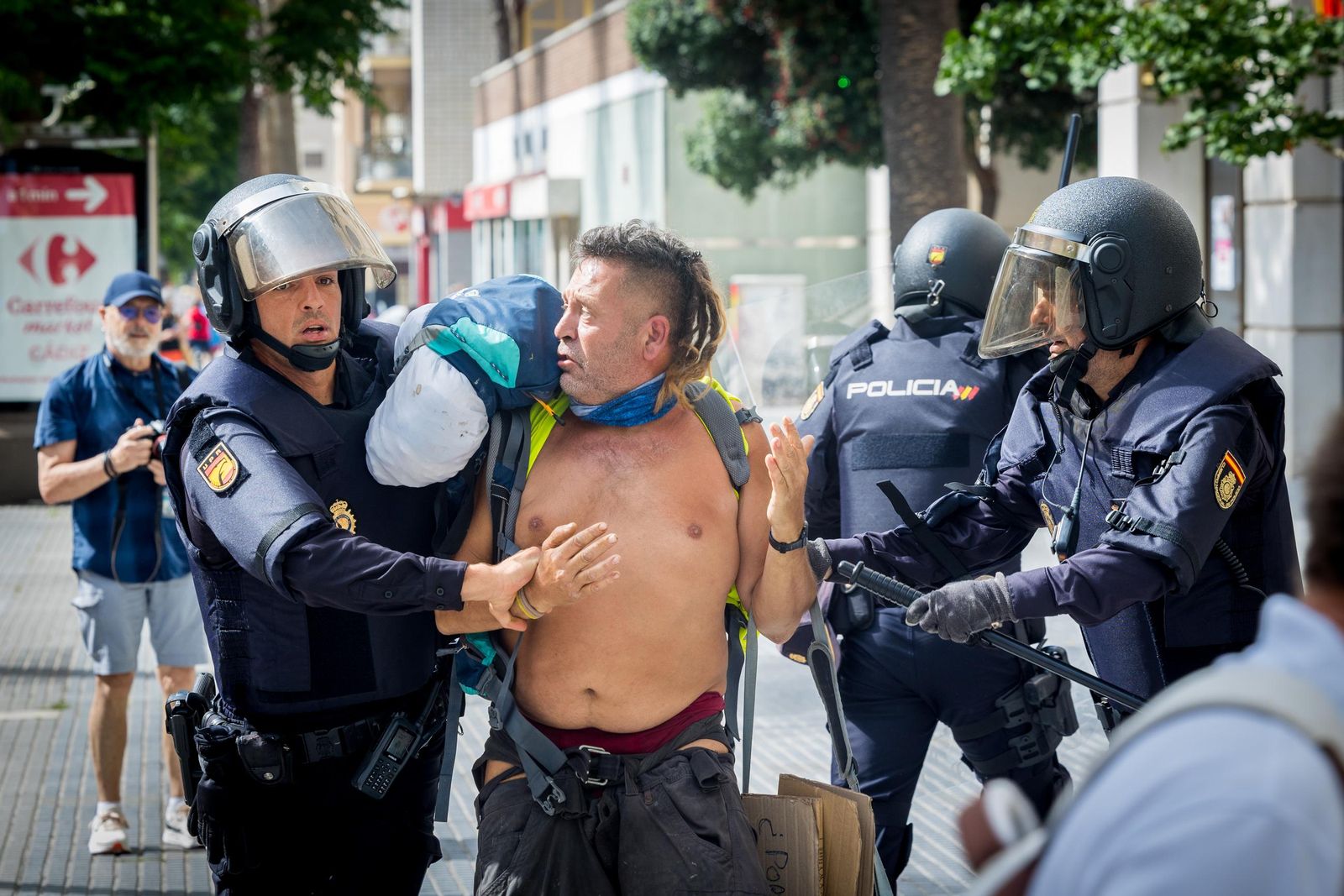 Imágenes de las protestas de trabajadores del metal en Cádiz tras el preacuerdo entre UGT y patronal