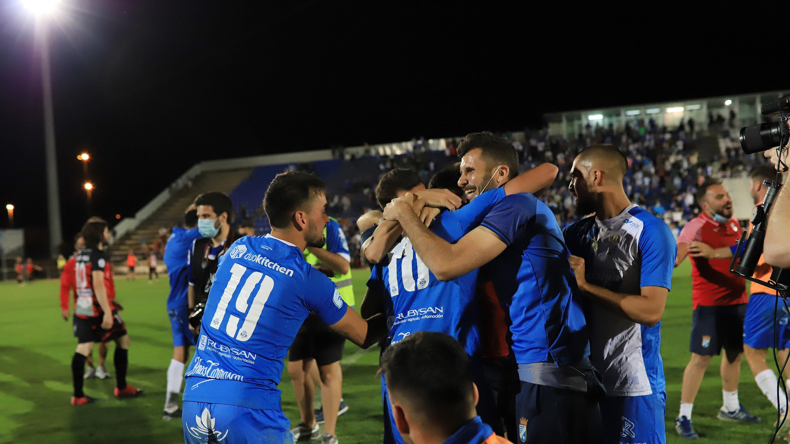 Imágenes de la semifinal por el ascenso entre el  Xerez CD - Puente Genil