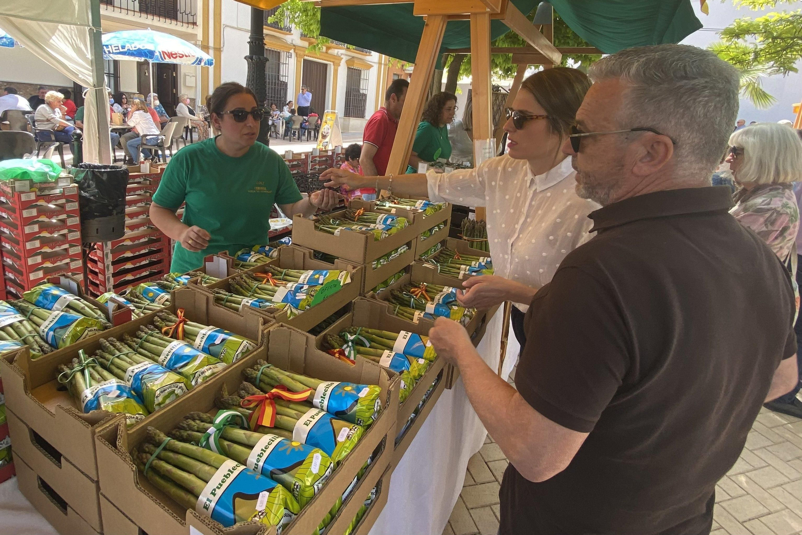 Uno de los puestos de el Día del Espárrago en Sierra de Yeguas.