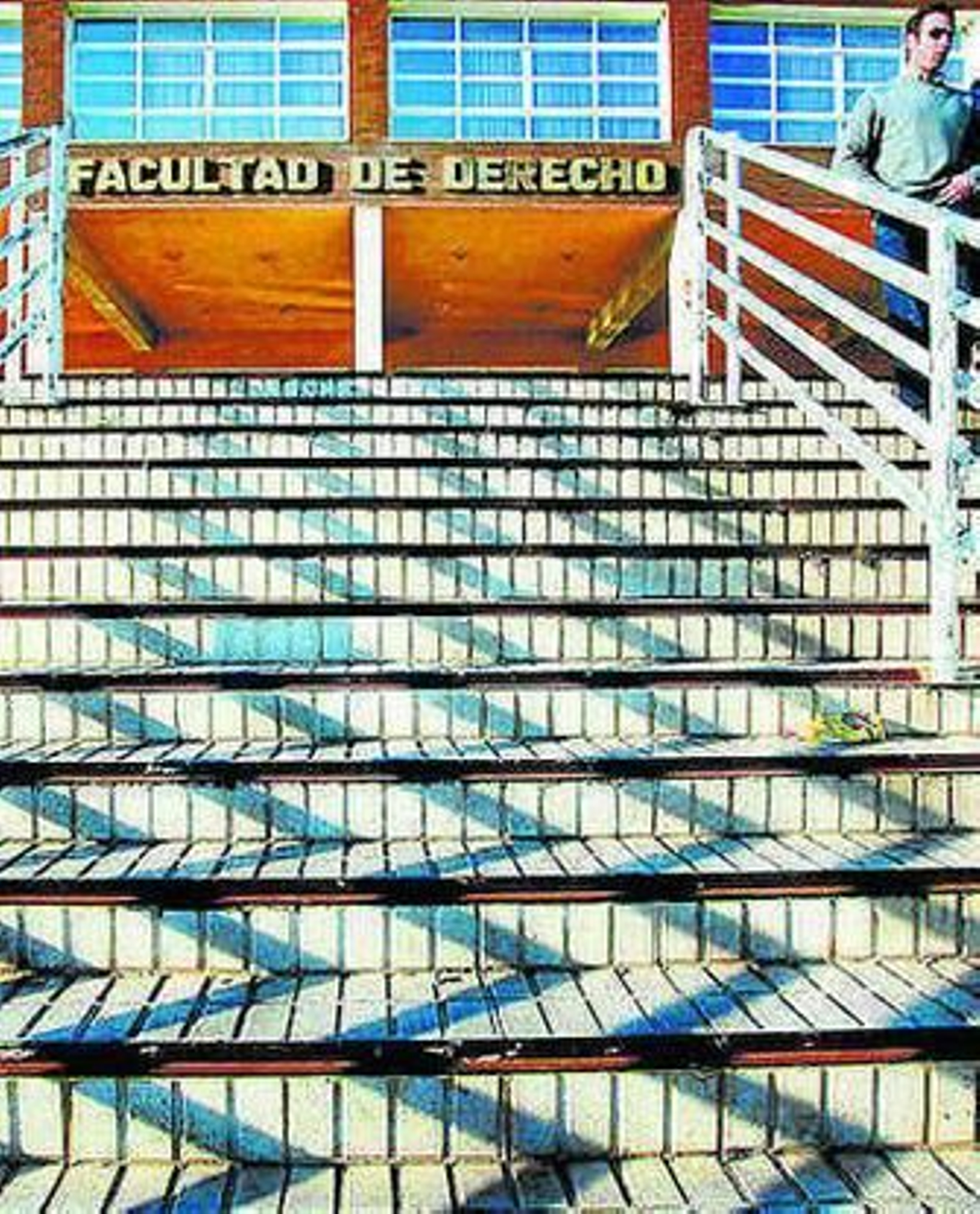 Fachada de la Facultad de Derecho.