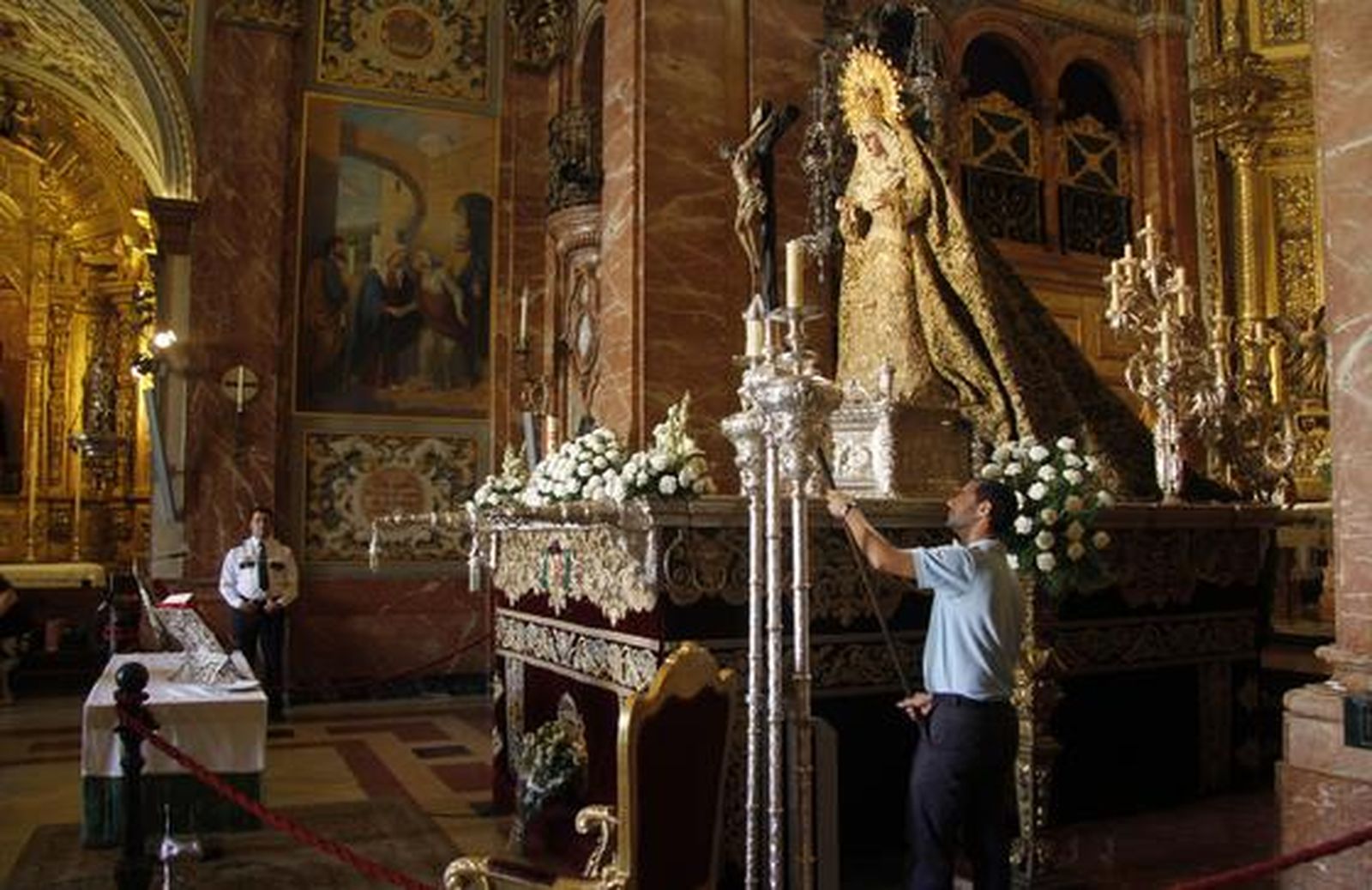 La Virgen será trasladada en la madrugada del próximo sábado a la Cartuja para la beatificación de Madre María de la Purísima.

Foto: Victoria Hidalgo