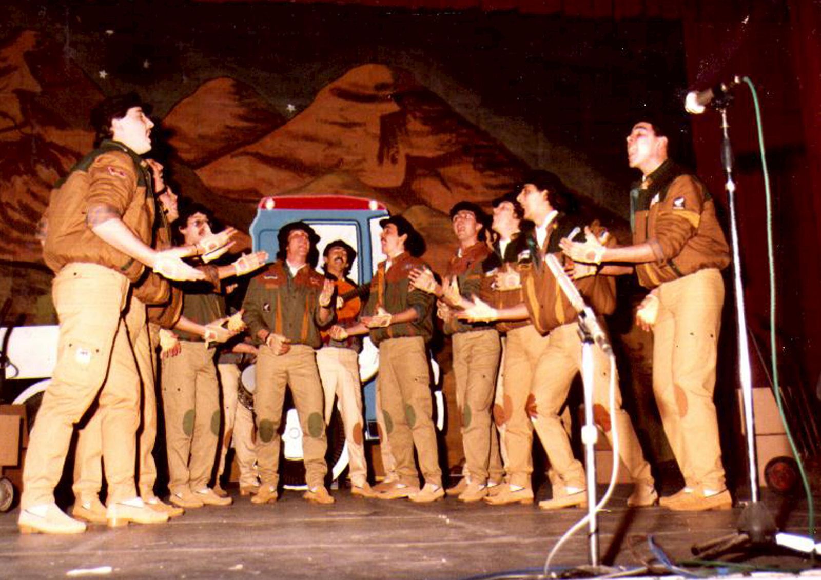 La comparsa ‘En ruta’ (1985), de José Luis Bustelo.