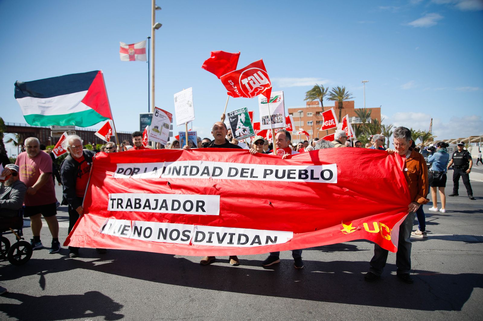 Las imágenes de la manifestación del Día del Trabajador en Almería
