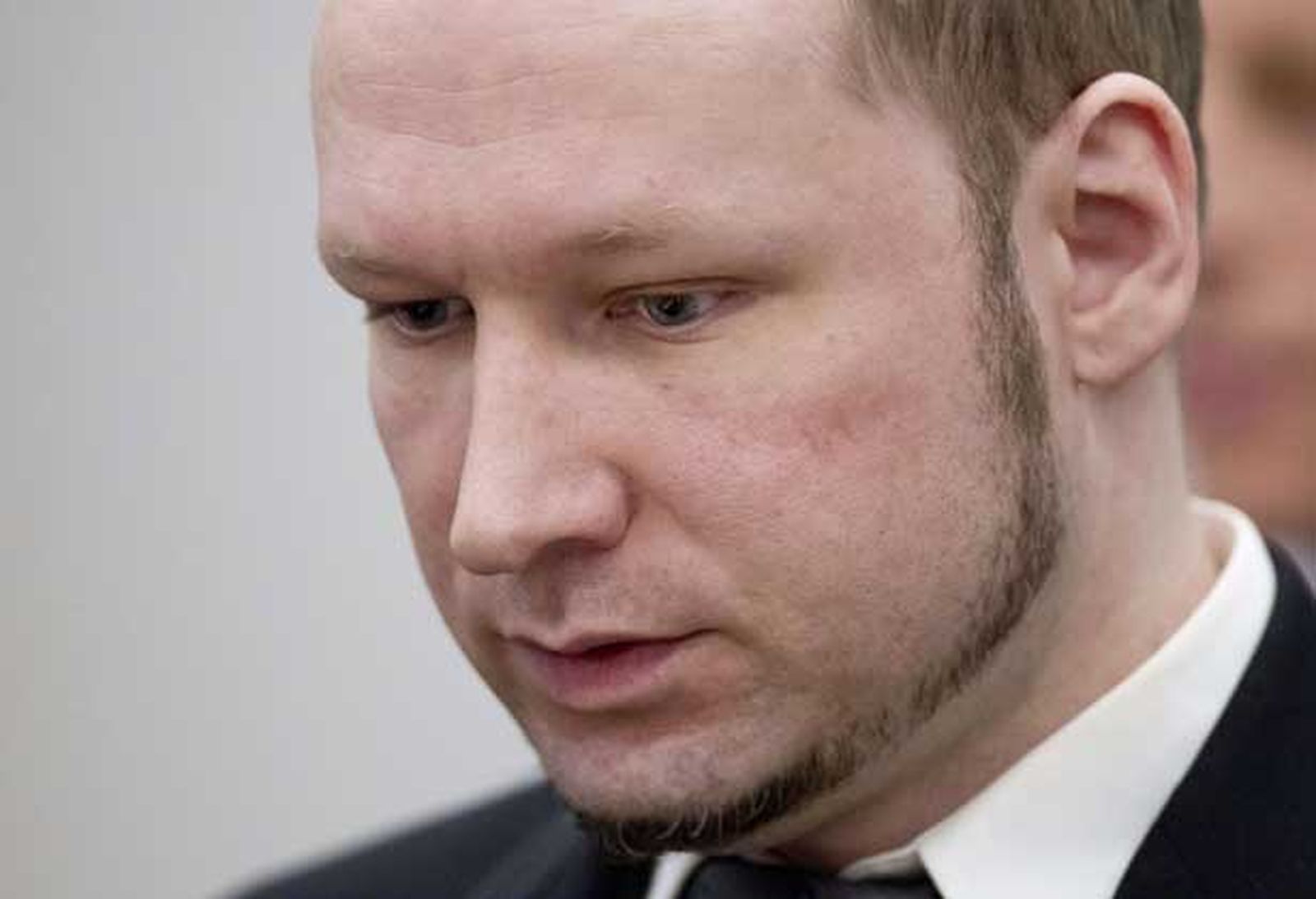 Breivik pide perdón por las víctimas que no tenían afiliación política