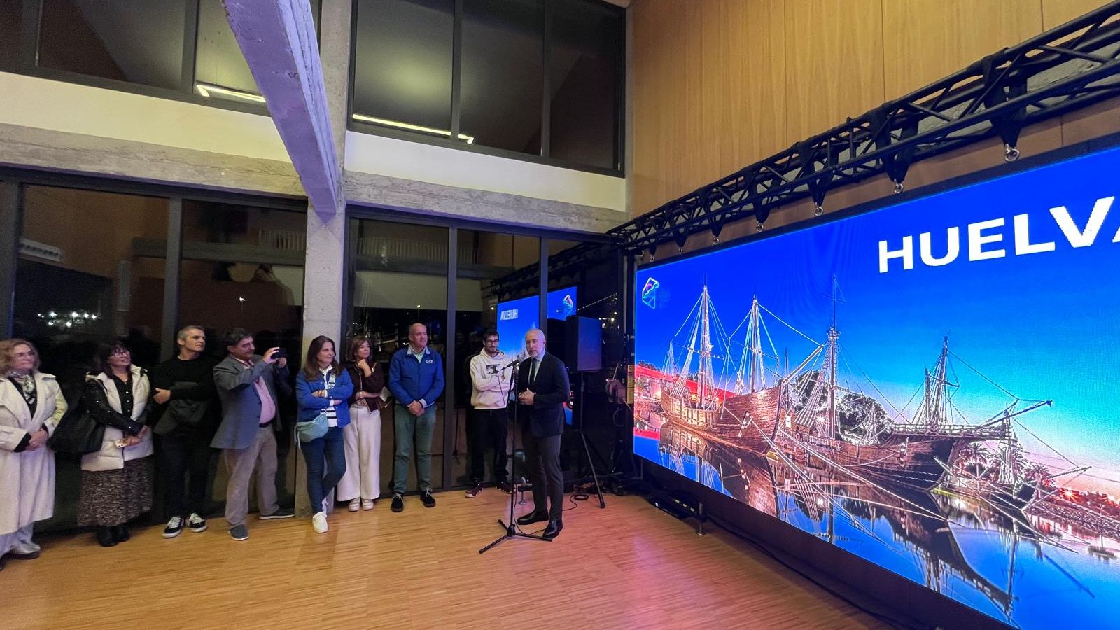 Presentación del diputado de Turismo y presidente de la Agencia Destino Huelva, Emiliano Cabot, en Vigo.