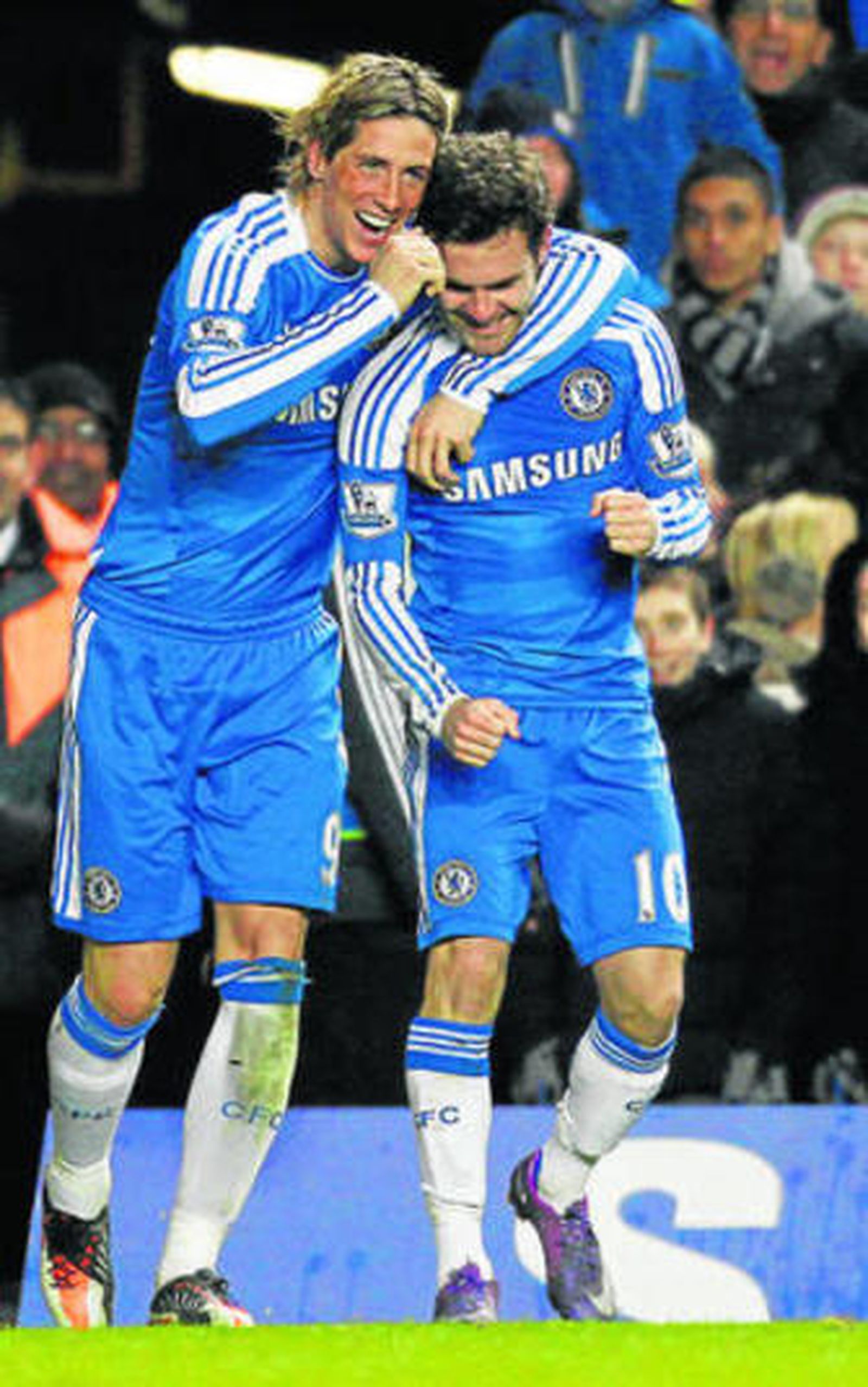 El 'rey' Henry abdica gustoso ante Van Persie