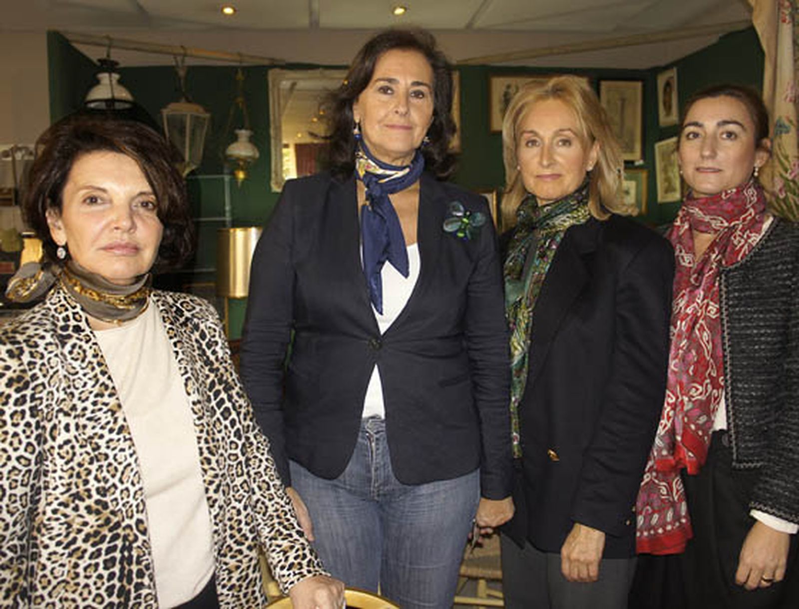 Isabel Herce, Carmen Tello, Marta Talegón y Pilar Sáenz Sánchez-Dalp, en Las Canasteras, donde este año se ha echado de menos a la duquesa de Alba, que no pudo asistir a la inauguración.

Foto: Victoria Ramírez