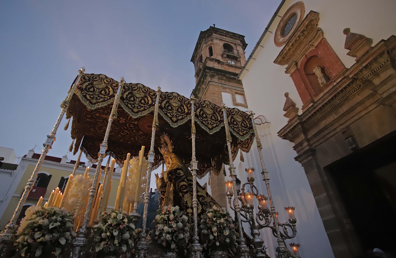 Fotos del Jueves Santo en Algeciras: Tres Caídas y Nazareno