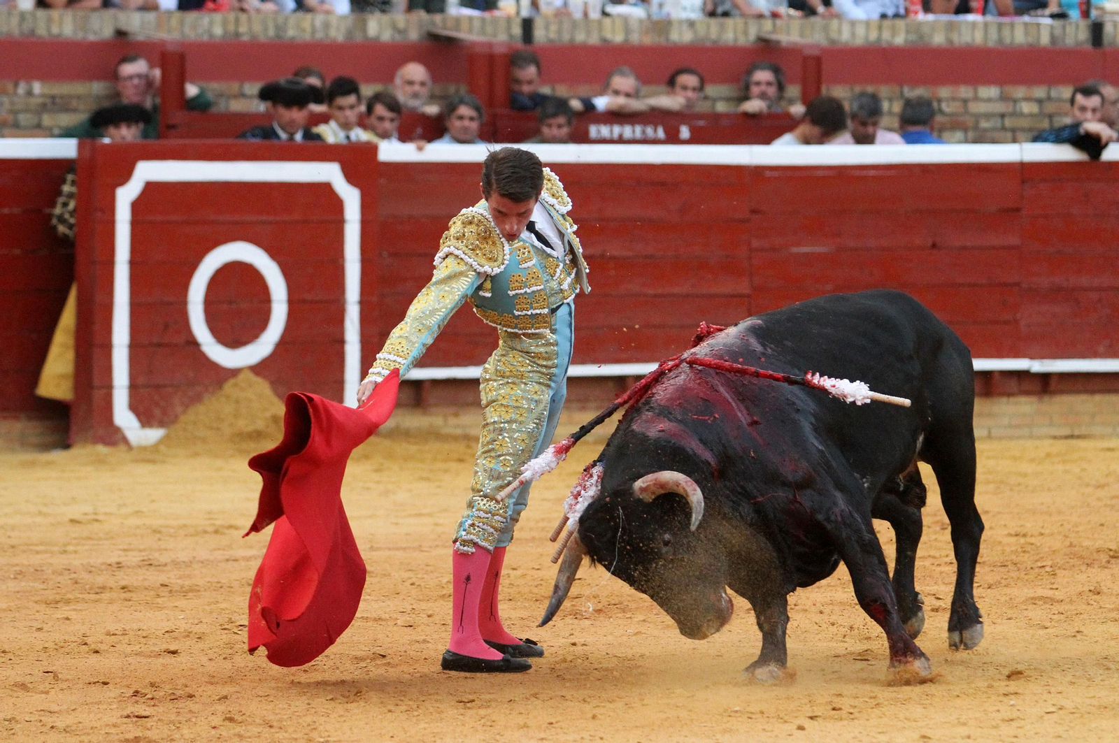 Faena de Alfonso Cadaval en la Plaza de toros La Merced