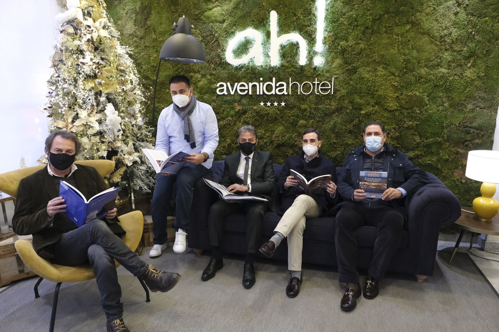 Miguel Gallego, Antonio Aguilar, Antonio Bayo, Carlos Sánchez y Francisco Alonso.