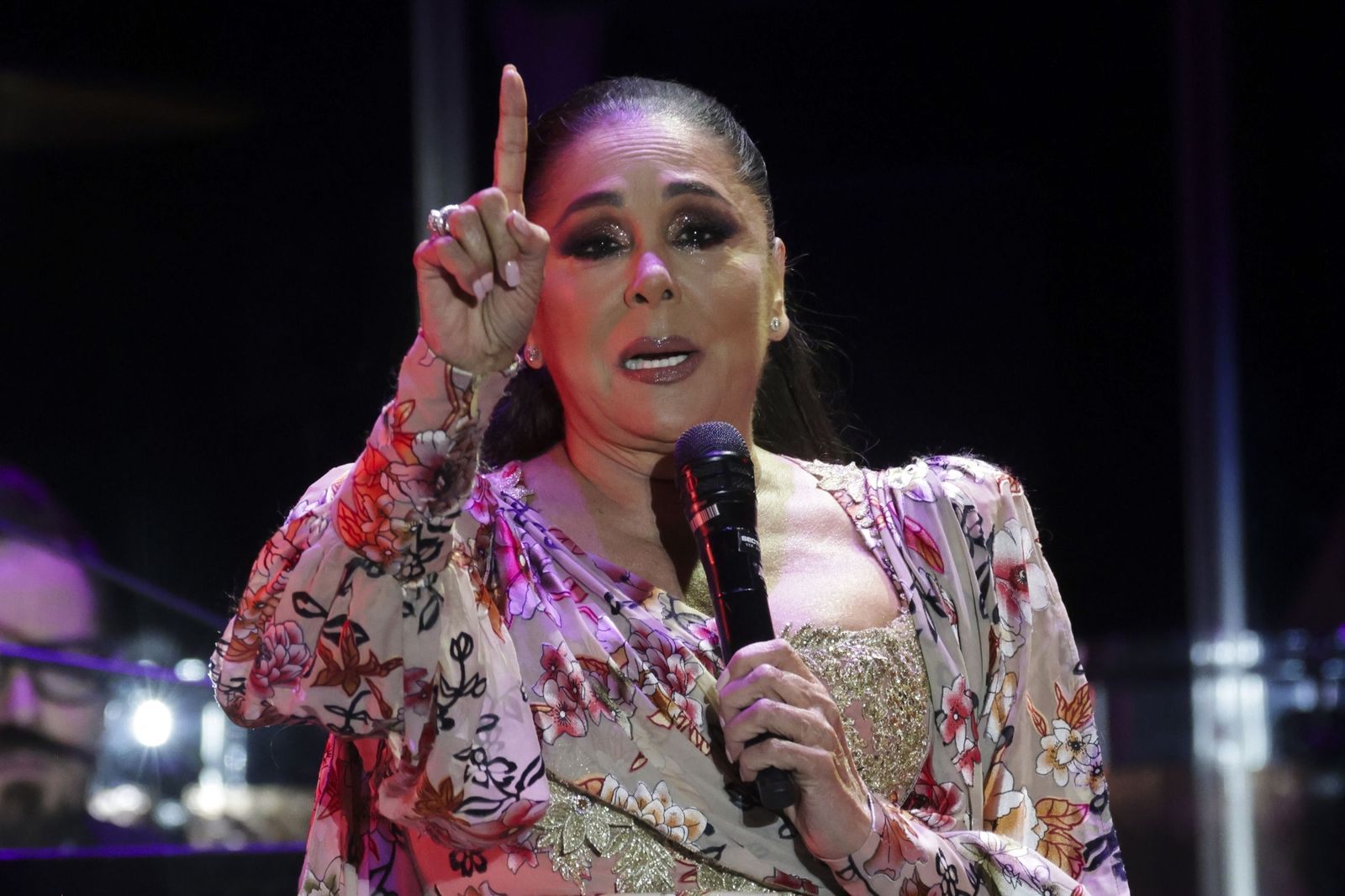 Isabel Pantoja se adapta poco a poco a su nueva vida en Canarias, donde ya ha recibido la visita de su sobrina Anabel.