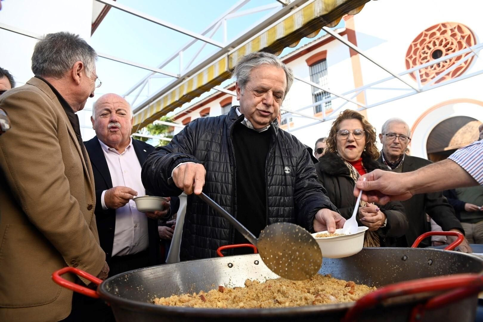 Las migas de la Cruz Blanca en Córdoba, en imágenes