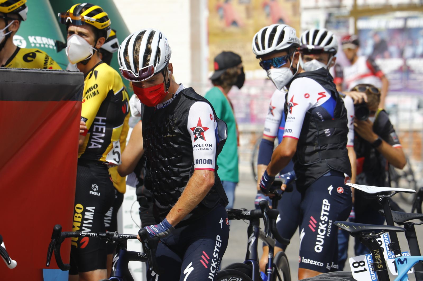 Montoro vibra con la salida de etapa de La Vuelta, en imágenes