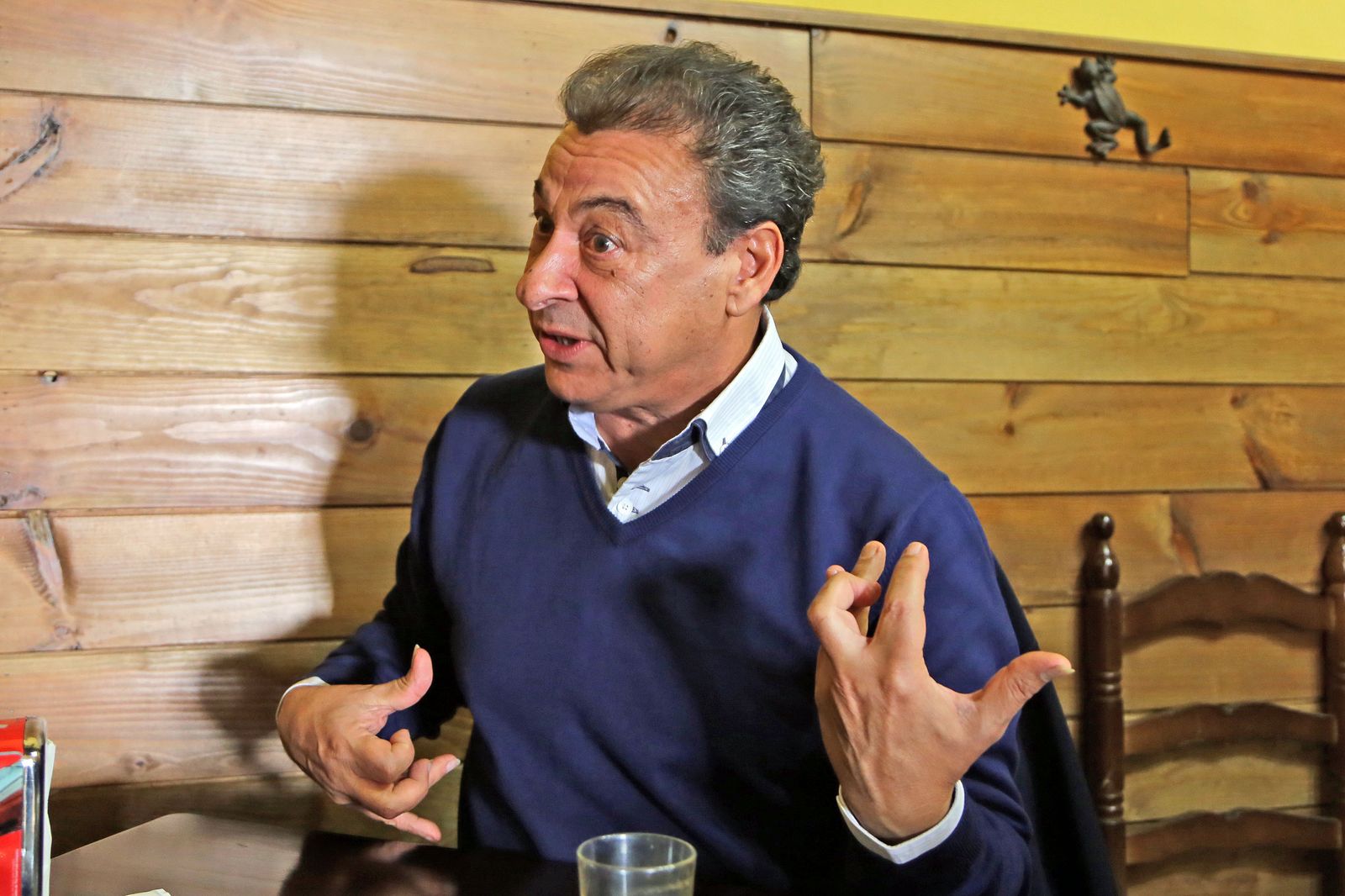 "A veces me dan ganas de tirar la toalla y no volver a cantar más"