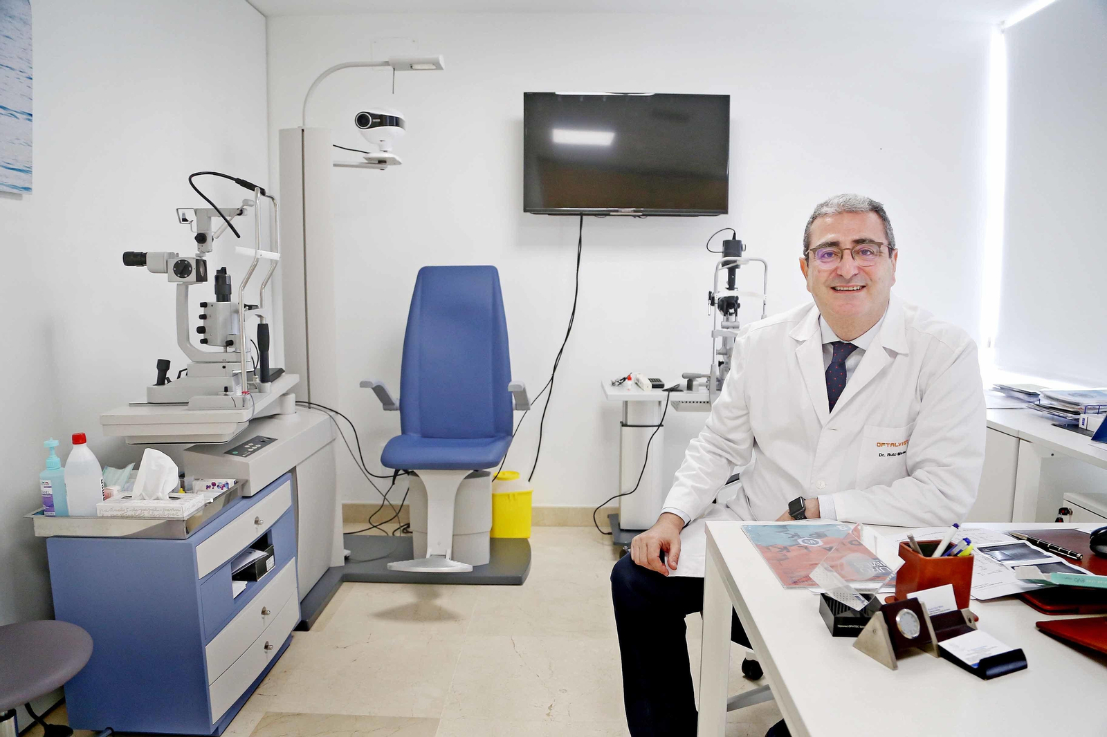 Quitarse las gafas y lentillas con una avanzada cirugía láser de gran seguridad en el Hospital Jerez Puerta del Sur