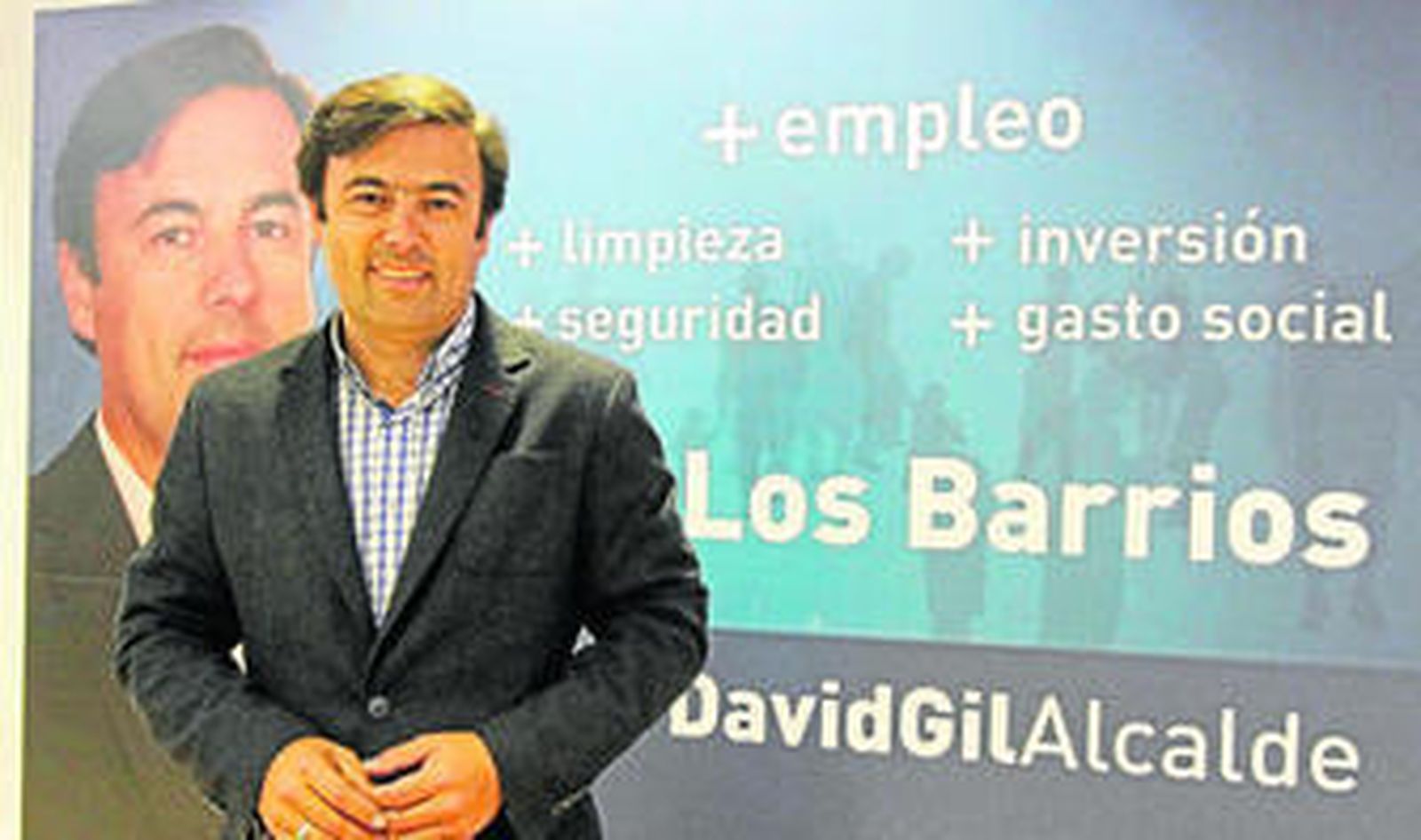El candidato a la Alcaldía de Los Barrios por el PP, David Gil, momentos antes de su intervención de anoche.