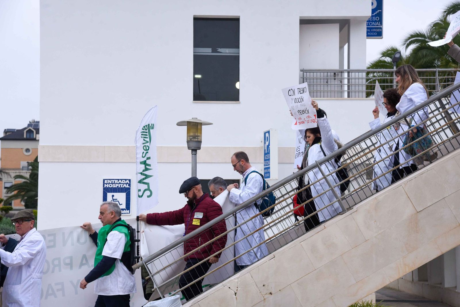 La manifestación por la huelga médica nacional, en imágenes