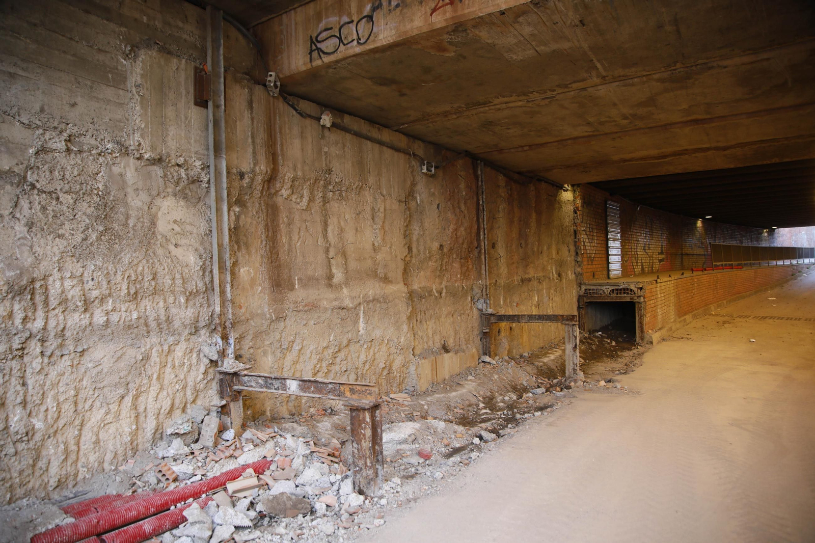 Las mejores imágenes del derribo en el puente de la autovía del aeropuerto y el túnel de La Goleta