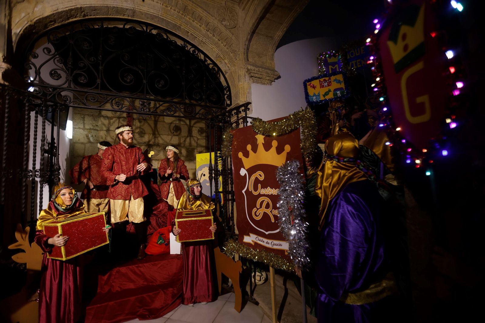 El Cartero Real llena de ilusión el Centro de Córdoba, en imágenes