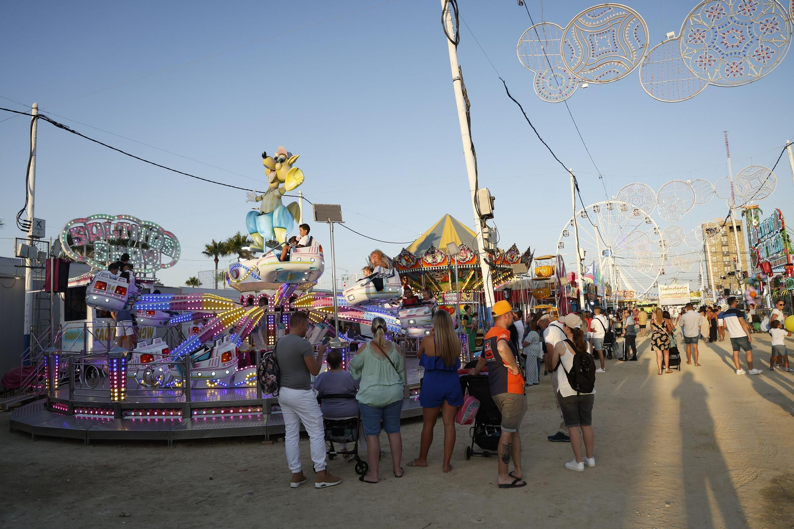 Búscate en las fotos del lunes de la Feria de La Línea 2025