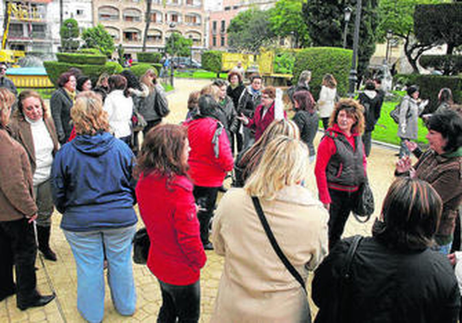 Las trabajadoras de Mayse se volvieron a concentrar en la Plaza del Polvorista para pedir mejoras laborales.