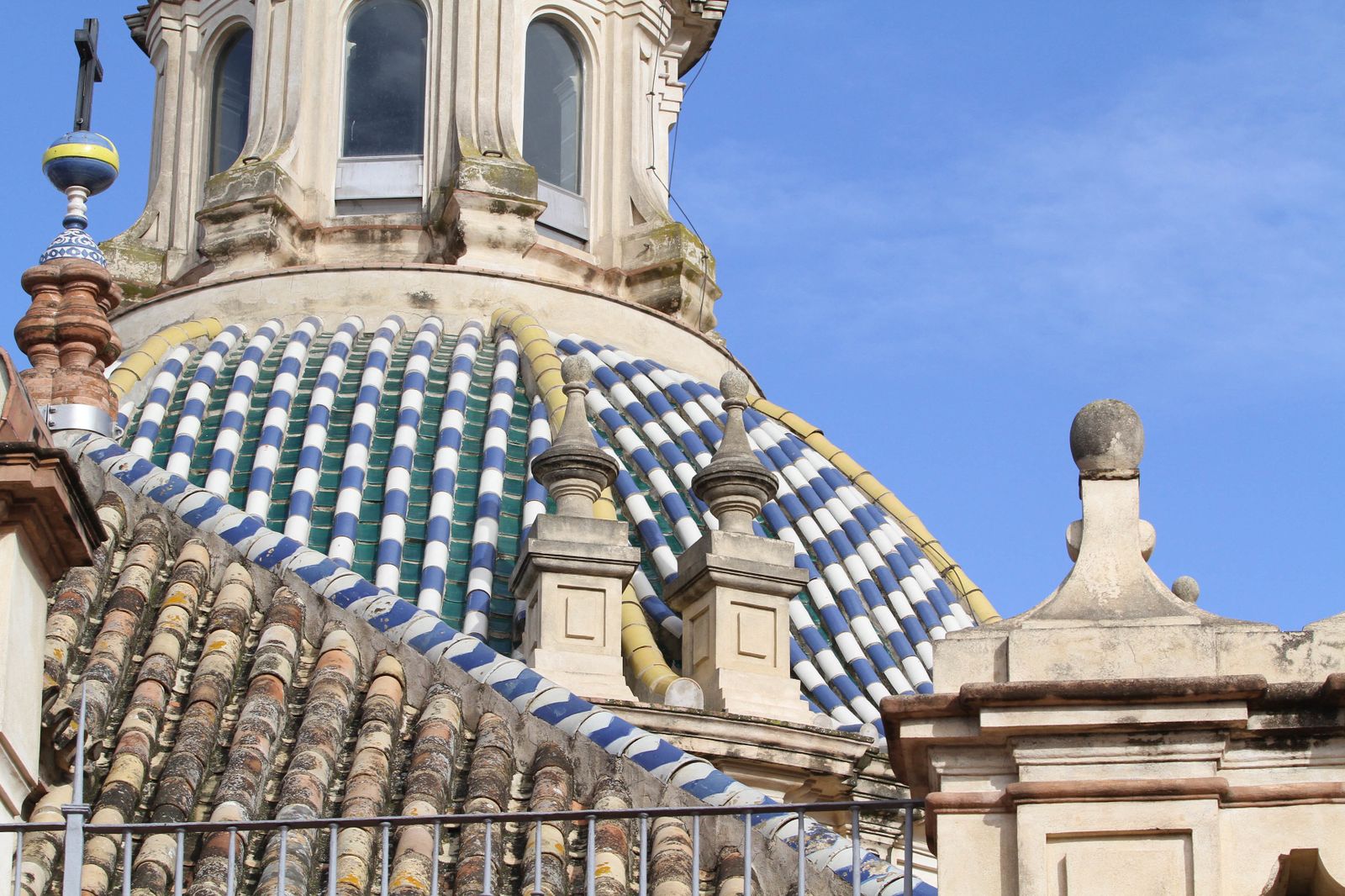 Recorrido por las cubiertas de la Iglesia del Salvador.