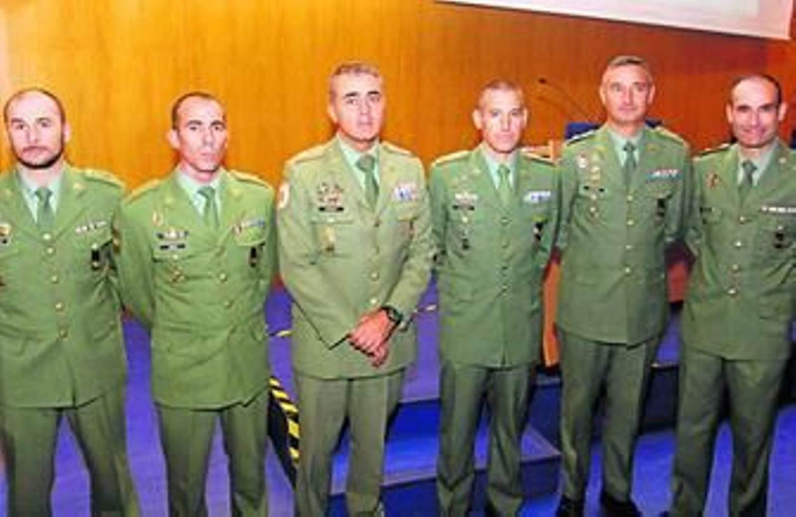 Comandantes Ruiz de Oña y Ríos Blanco, coronel Esteban, tcol. De Meer, comandantes Sánchez y Fernández Rozas. Comandantes Ruiz de Oña y Ríos Blanco, coronel Esteban, tcol. De Meer, comandantes Sánchez y Fernández Rozas.