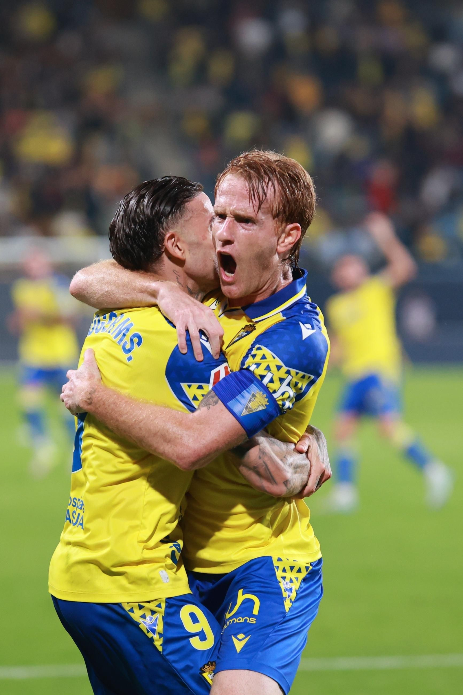 Búscate entre las imágenes del partido de fútbol entre Cádiz CF y Deportivo
