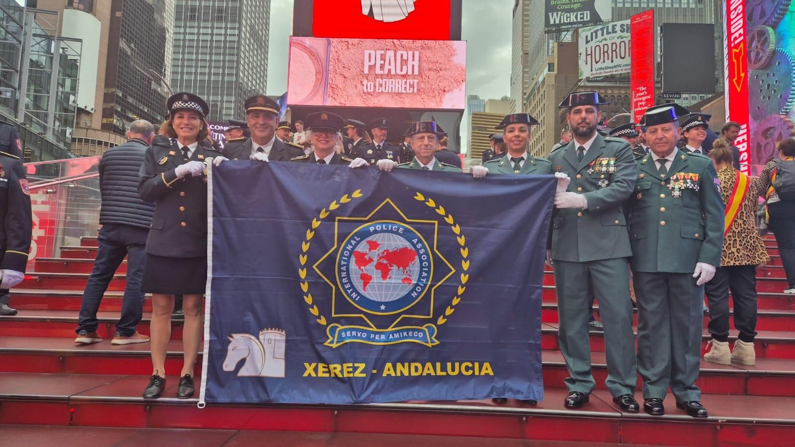 Los agentes de la IPA Xerez-Andalucía desplazados, en Times Square.