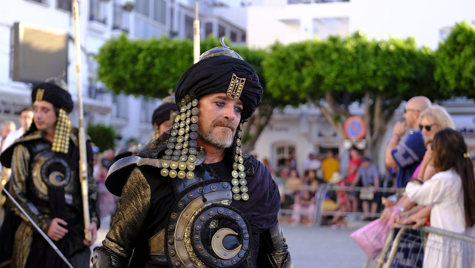El espectacular desfile de Moros y Cristianos de Mojácar, en imágenes