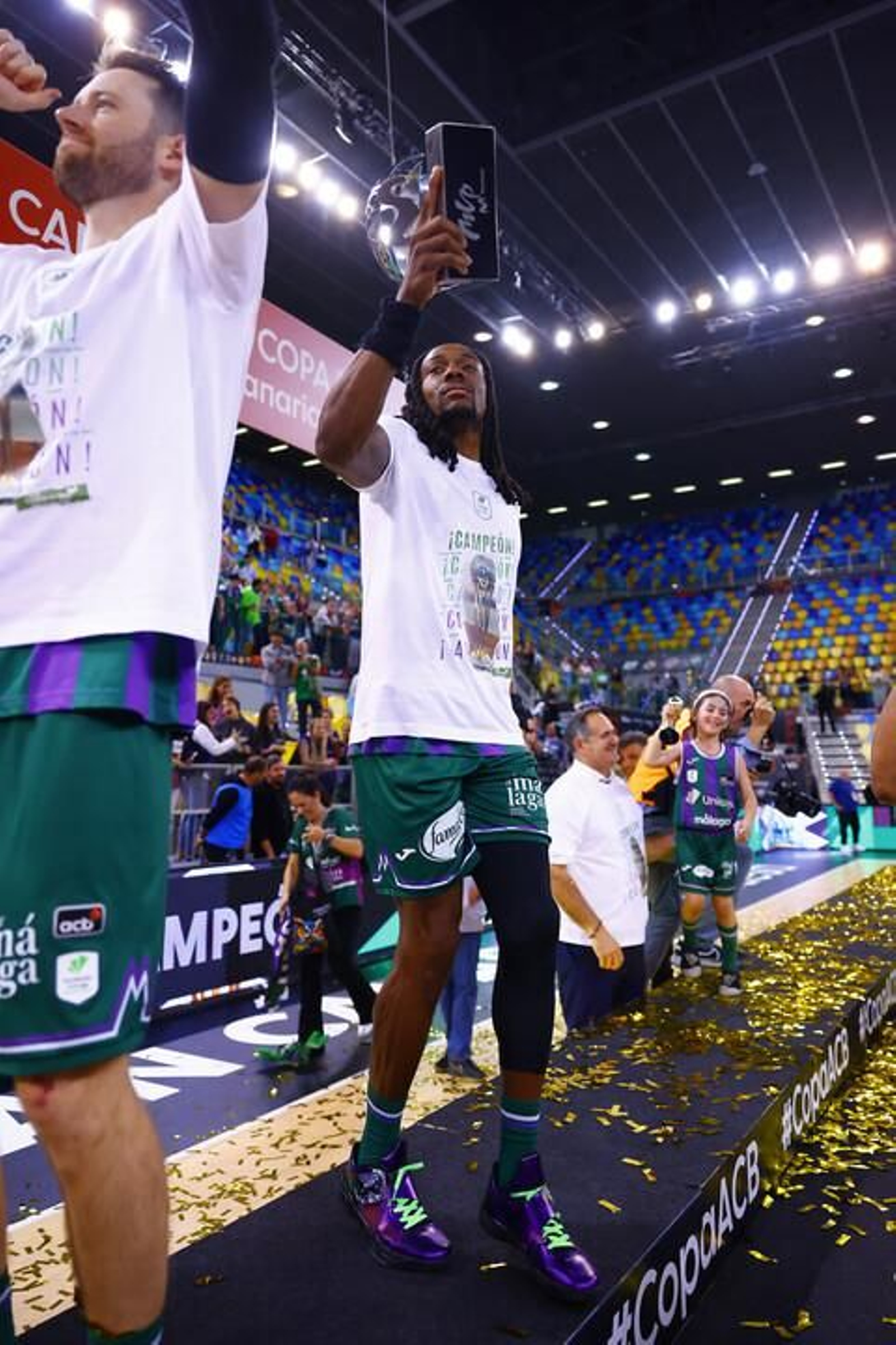 El Unicaja, campeón de Copa: Todas las imágenes del partido, la fiesta y la llegada a Málaga
