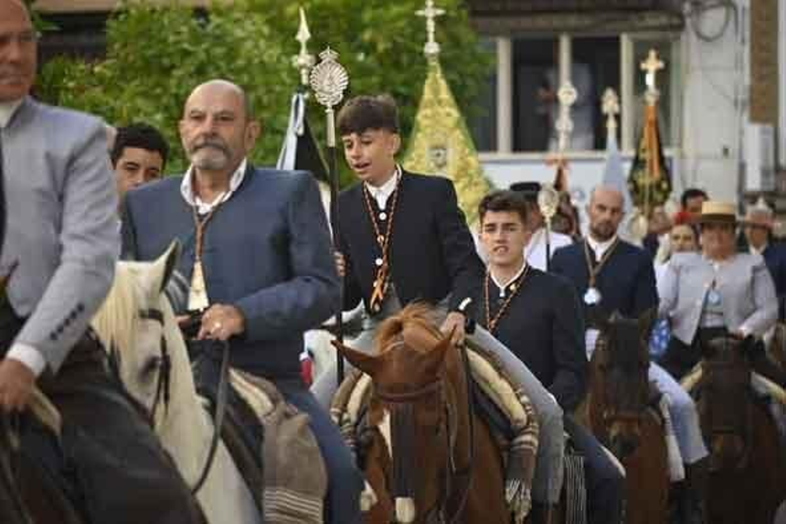 Las mejores imágenes de los peregrinos en la salida de Emigrantes