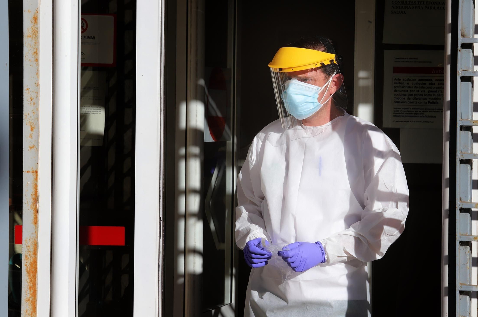 Imágenes del punto Auto-Covid en el centro de salud de Adoratrices