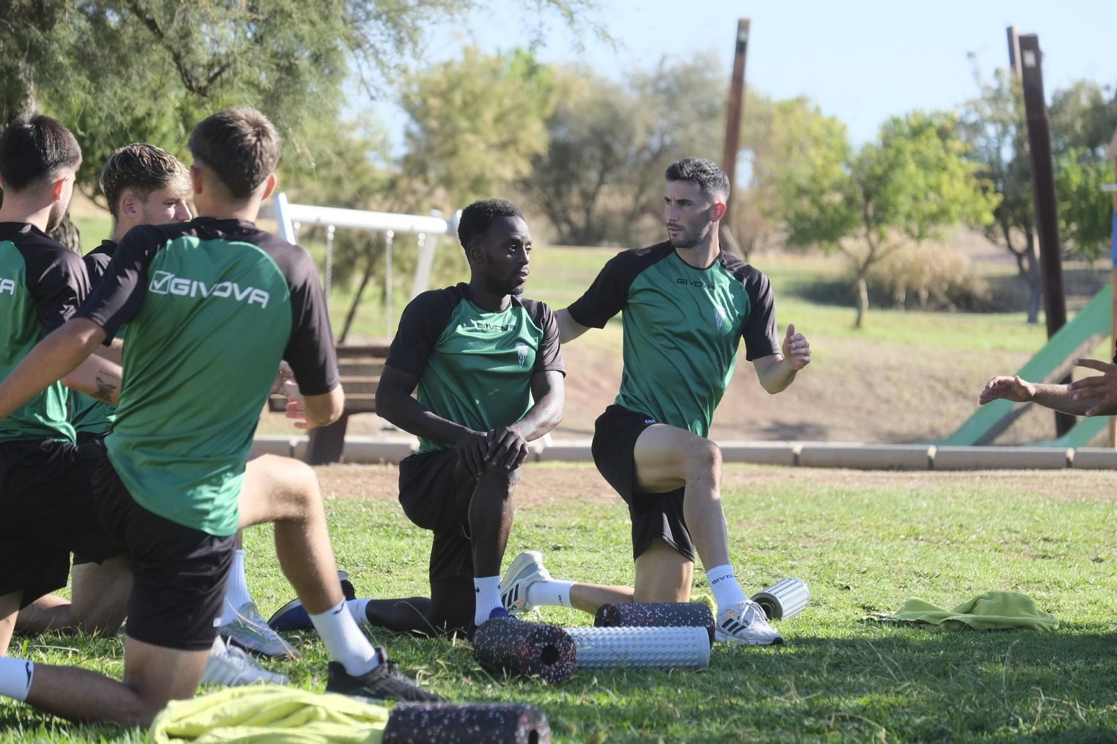 El entrenamiento del Córdoba CF en el parque de la Asomadilla, en imágenes