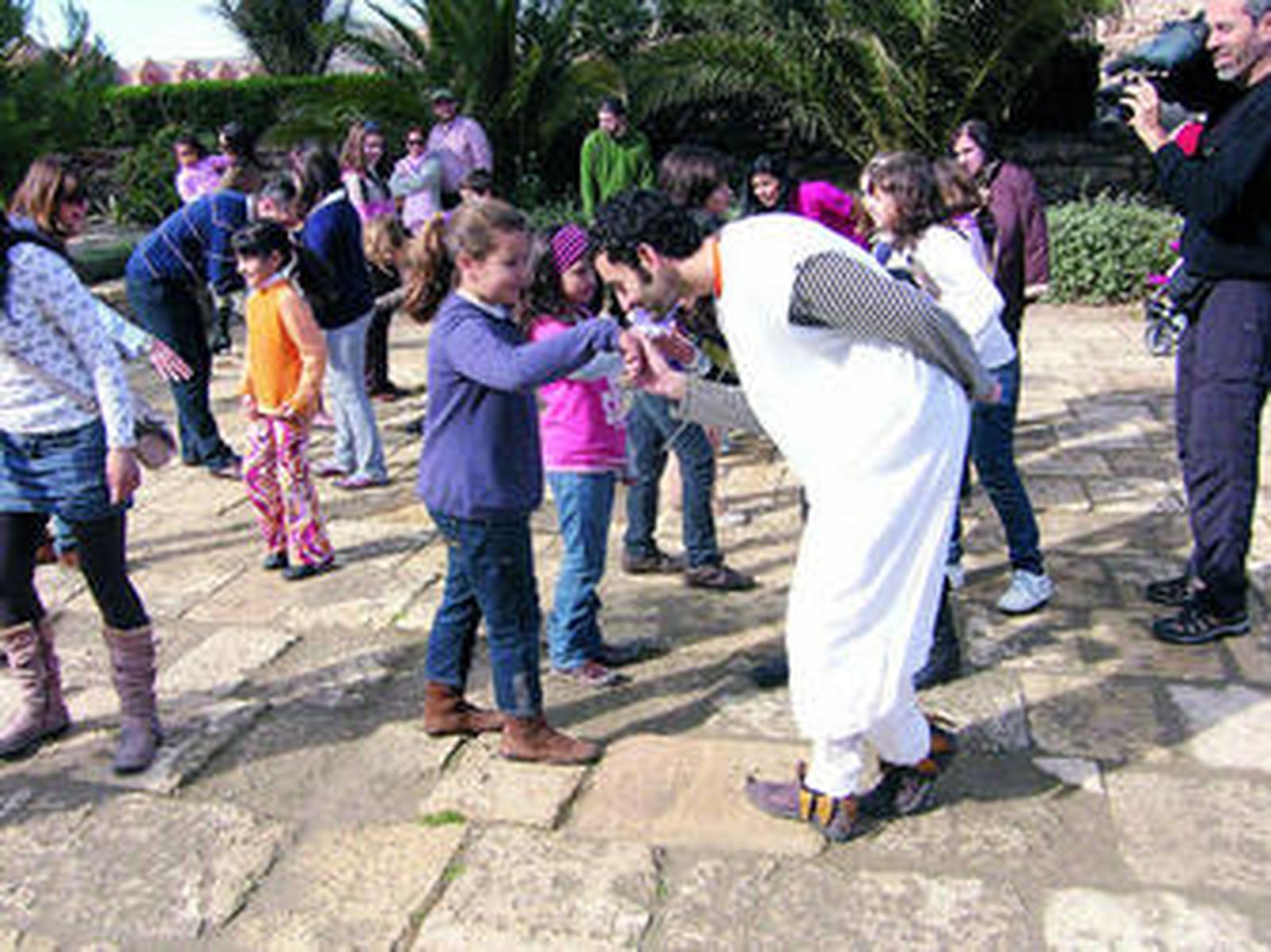 Los niños fueron acompañados por sus padres y por los animadores.