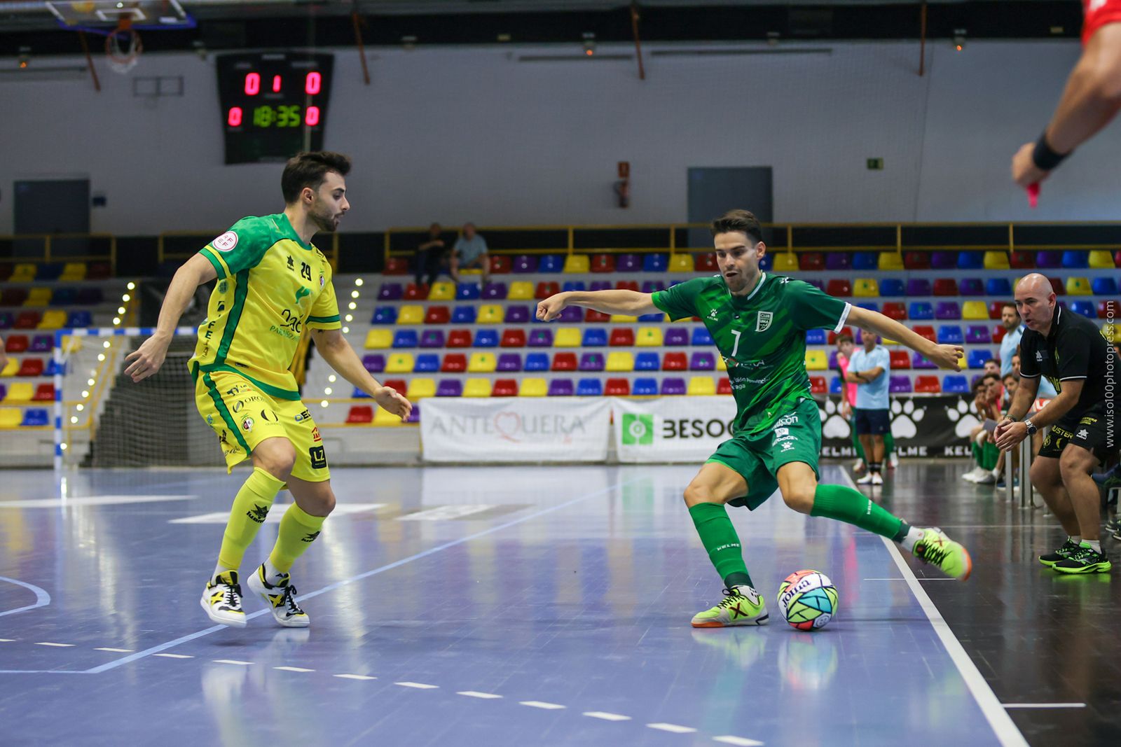 El UMA Antequera consigue una victoria de prestigio ante el Jaén (3-2)