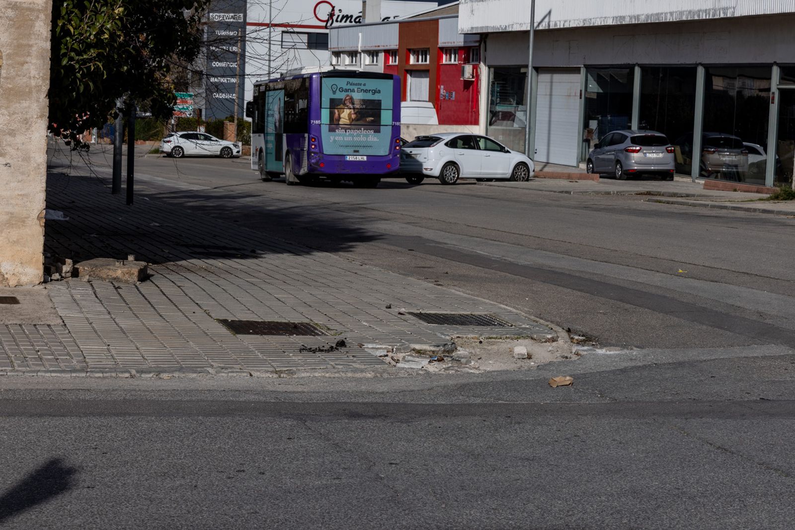 El estado de deterioro del polígono de Los Olivares