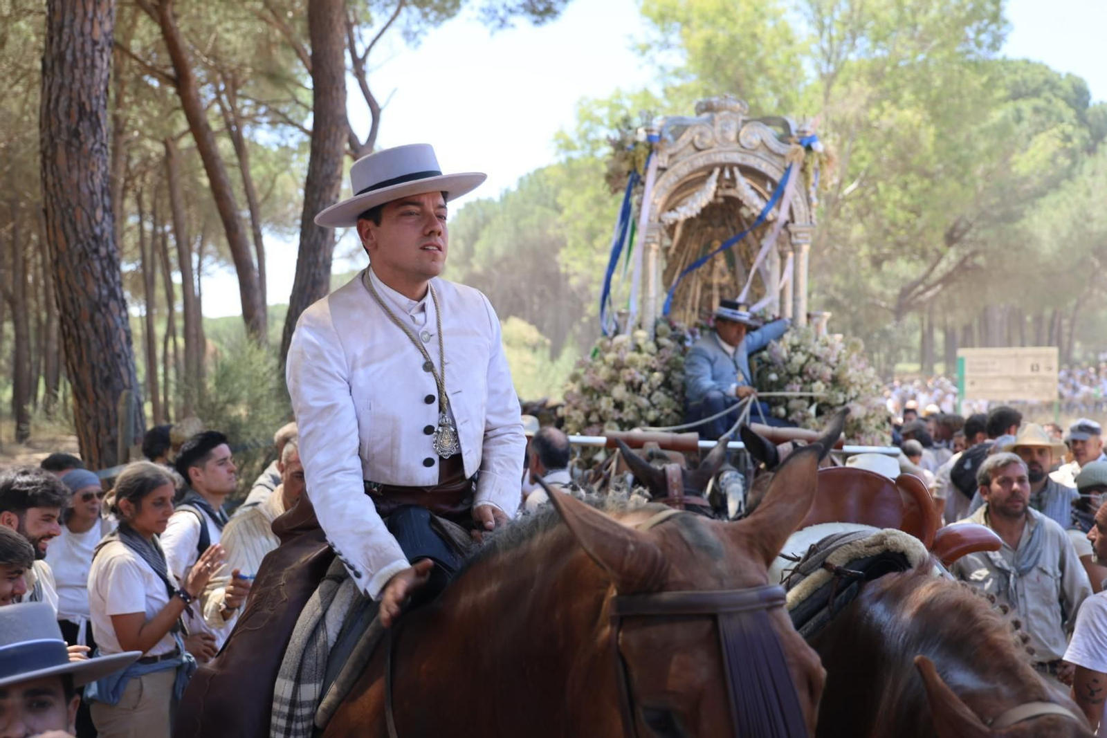 Rocío 2025: Las mejores imágenes de los peregrinos de la Hdad del Rocío de Huelva