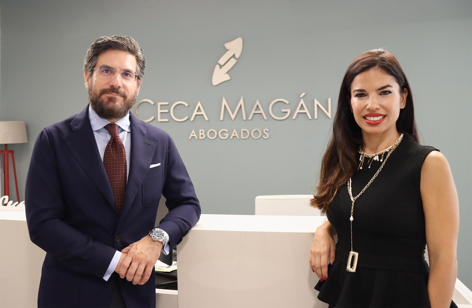 Francisco Esteban, socio director de la oficina de Sevilla, y Marta Catalán, nueva socia para el área fiscal. Francisco Esteban, socio director de la oficina de Sevilla, y Marta Catalán, nueva socia para el área fiscal.