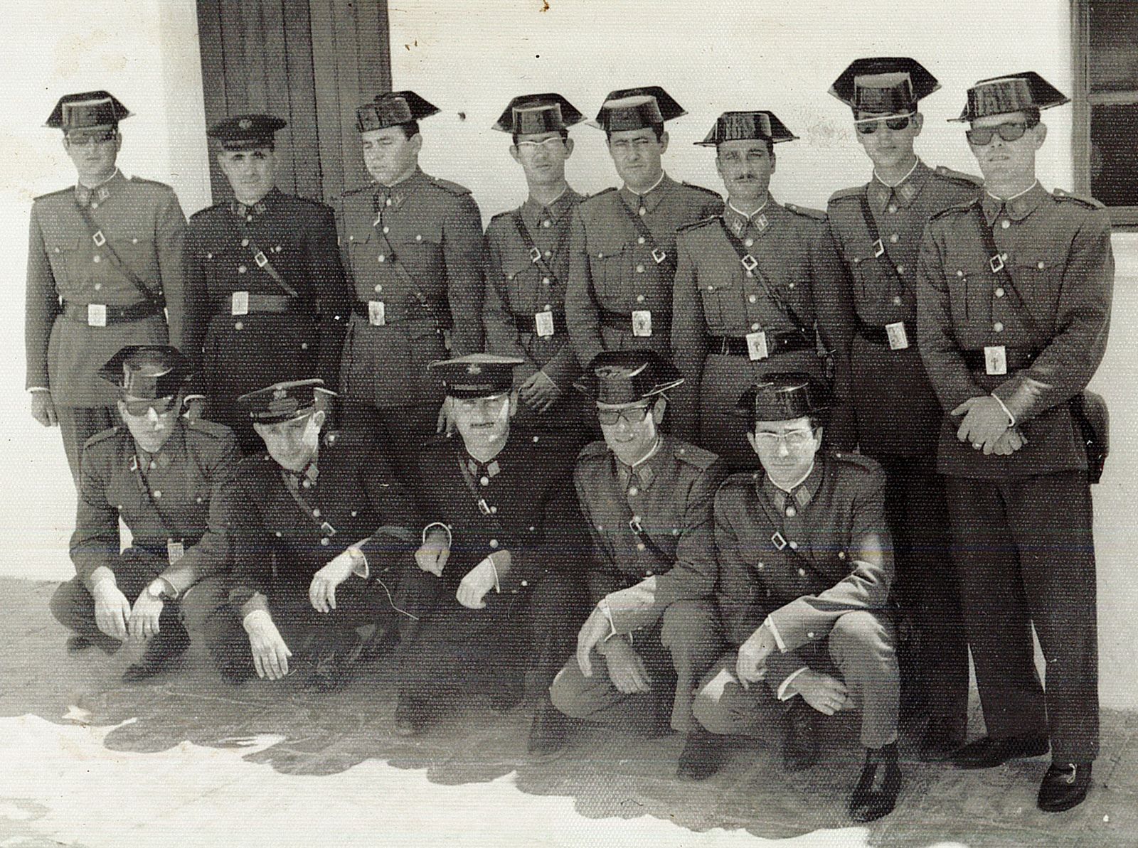 Componentes de los puestos de Castillo de España y de Marinos de La Atunara (1965).