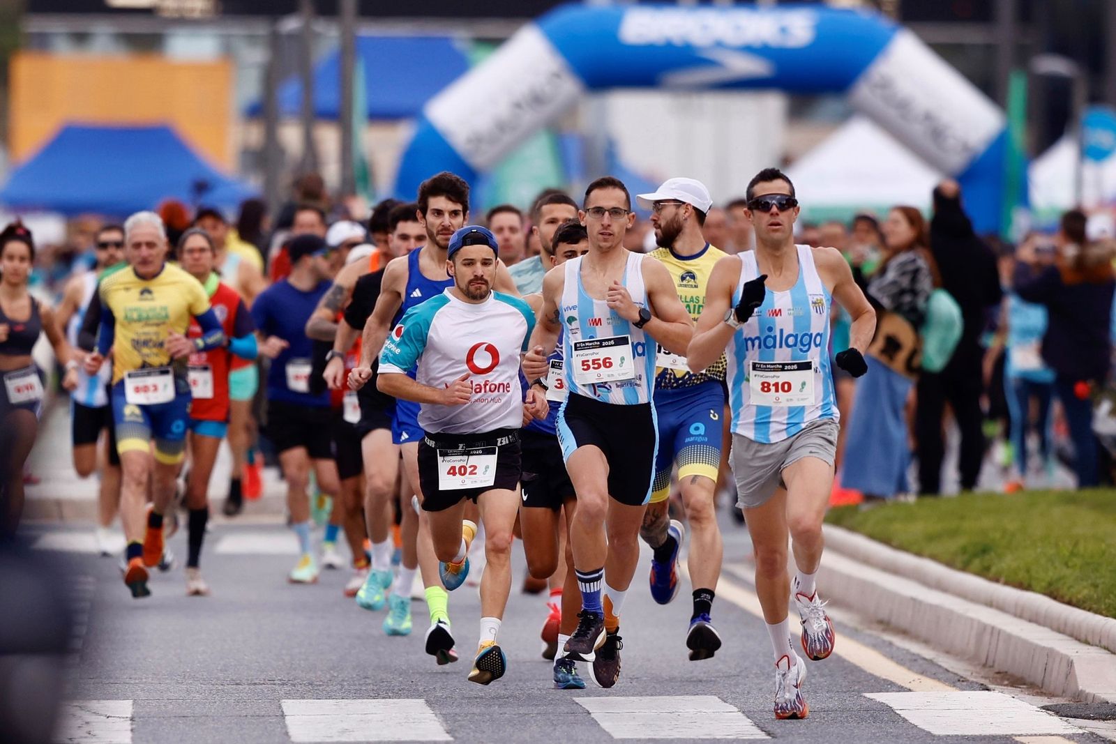 Búscate en las fotos de la Carrera contra el cáncer en Málaga