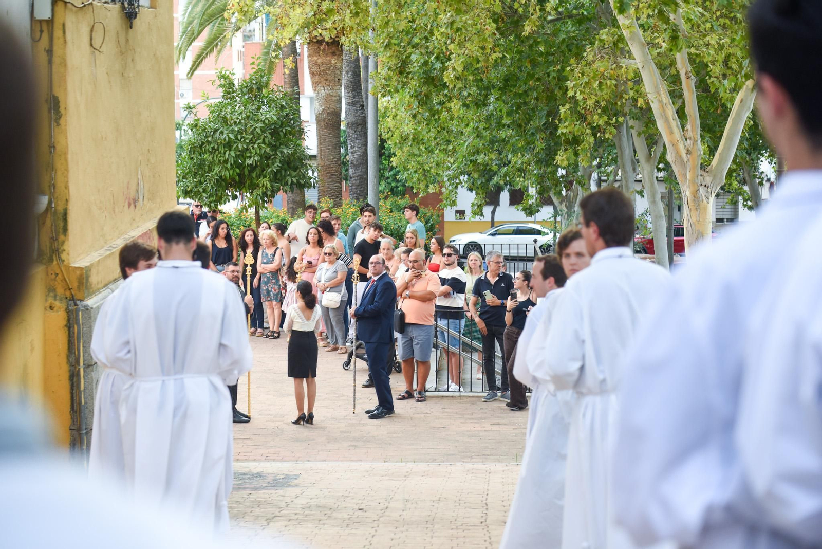 El vía crucis misionero del Cristo del Amor, en imágenes