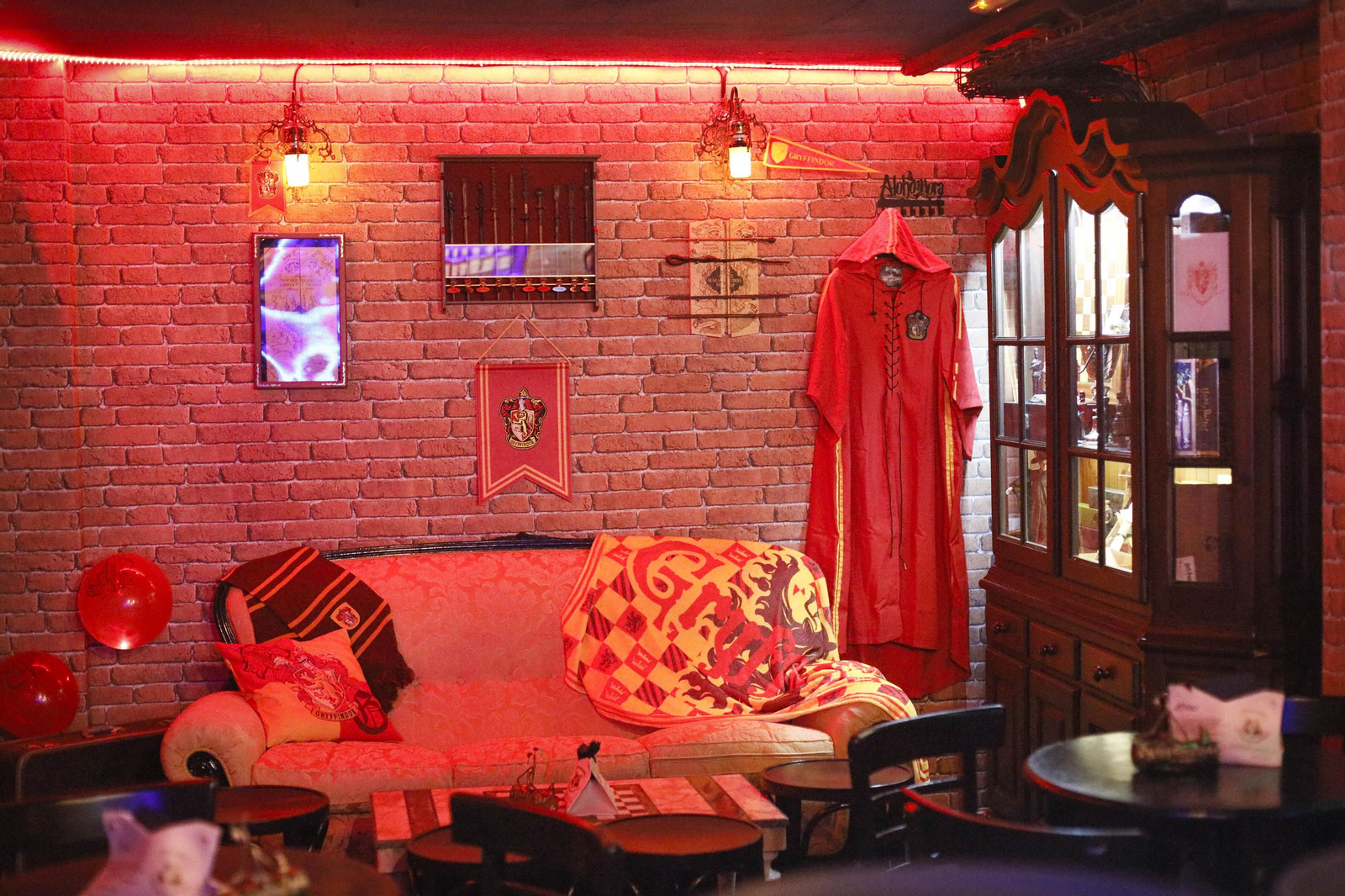 No es lugar para no magos abre en Almería, te lo contamos en imágenes