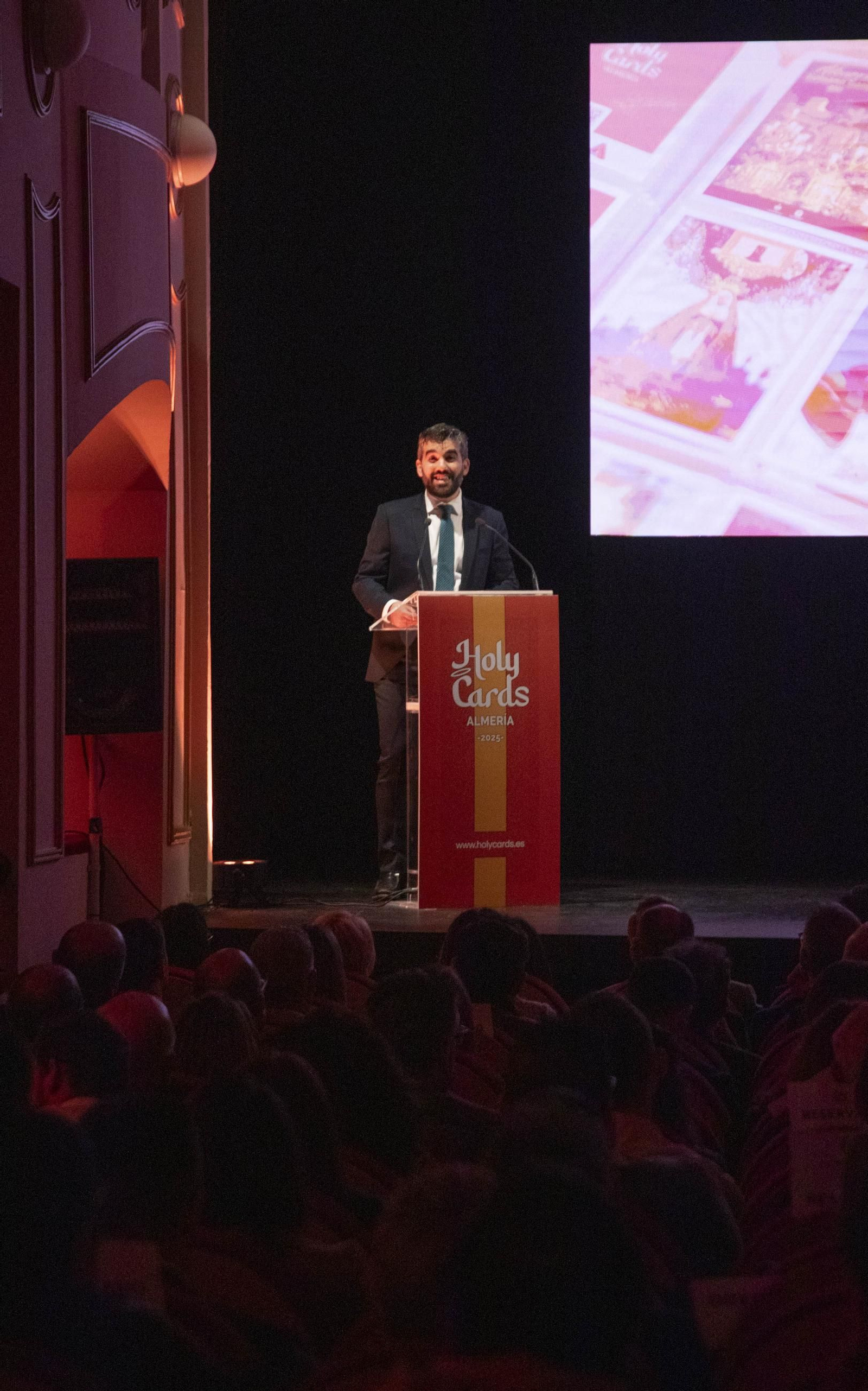 Imágenes de la presentación de las Holy Cards