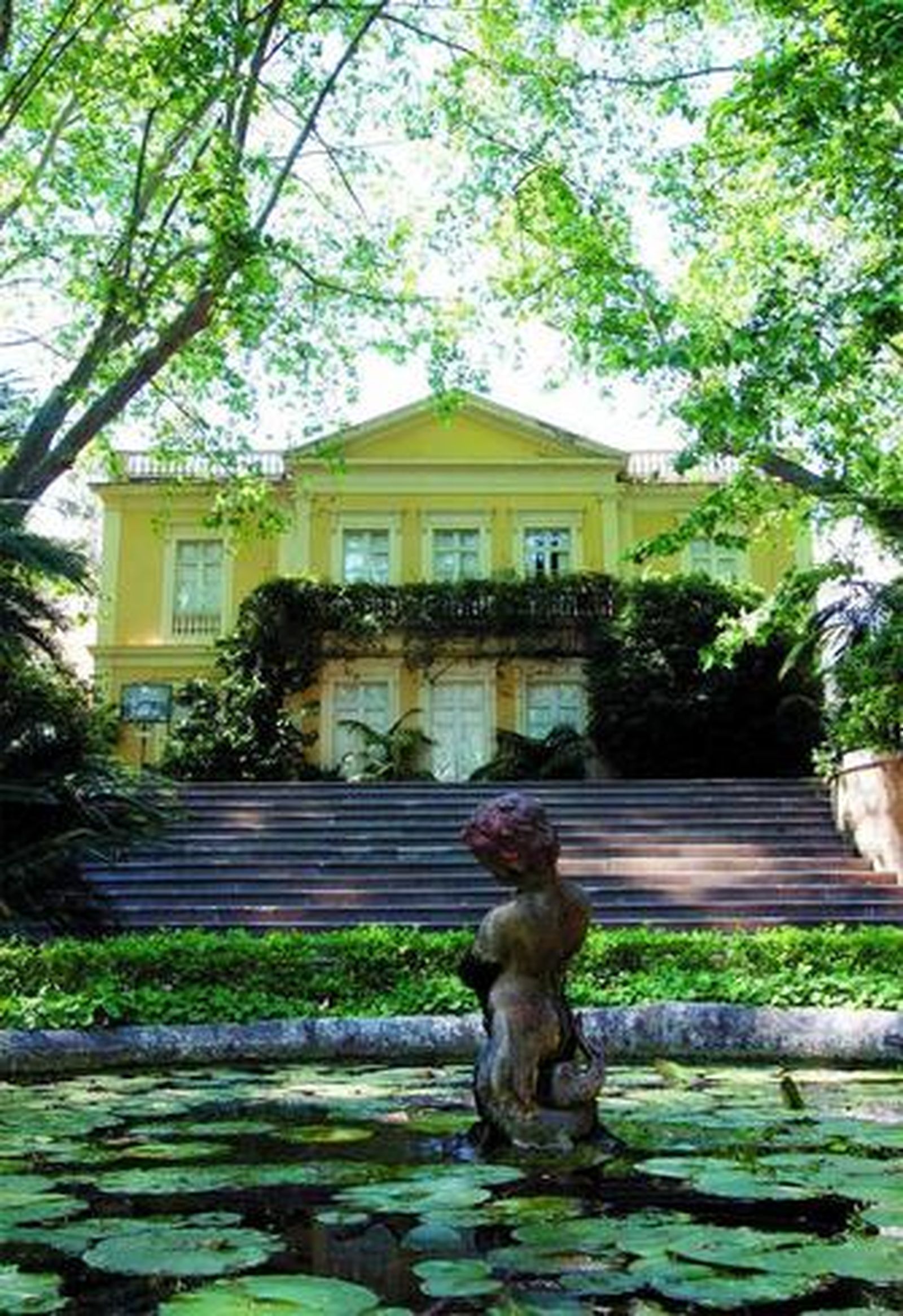 Jorge Loring y Amalia Heredia crearon el Jardín de la Concepción como casa de campo.
