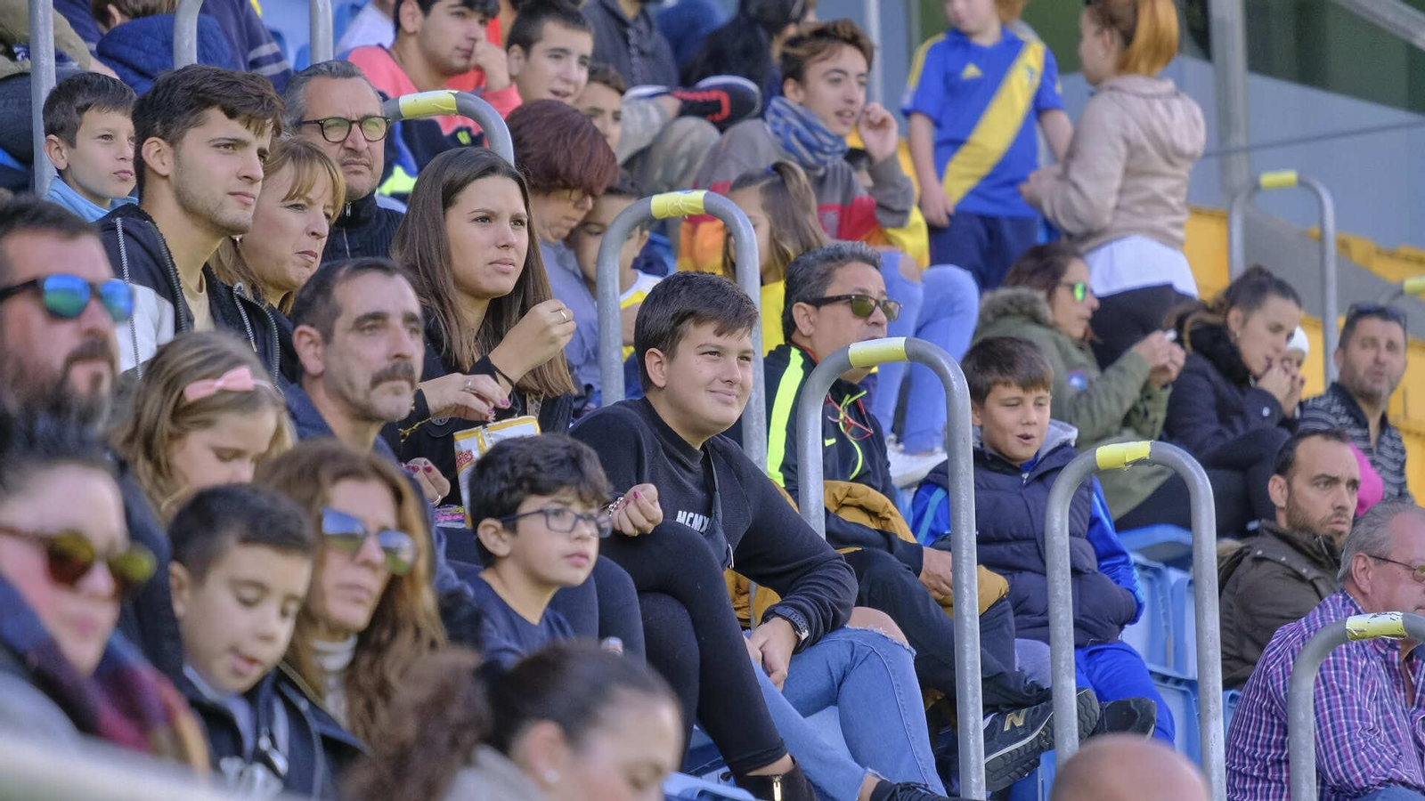 Partido de fútbol a beneficio de la Asociación de Reyes Magos en Carranza